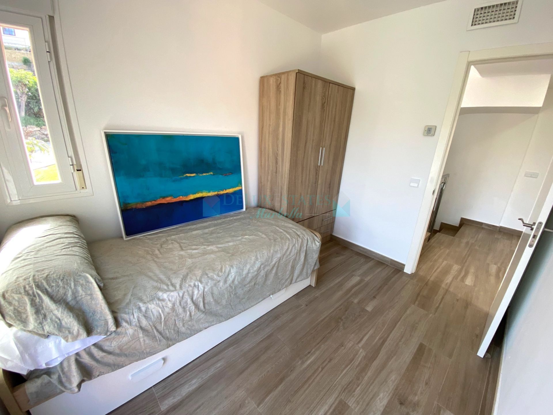 Semi Detached House for sale in El Paraiso, Estepona