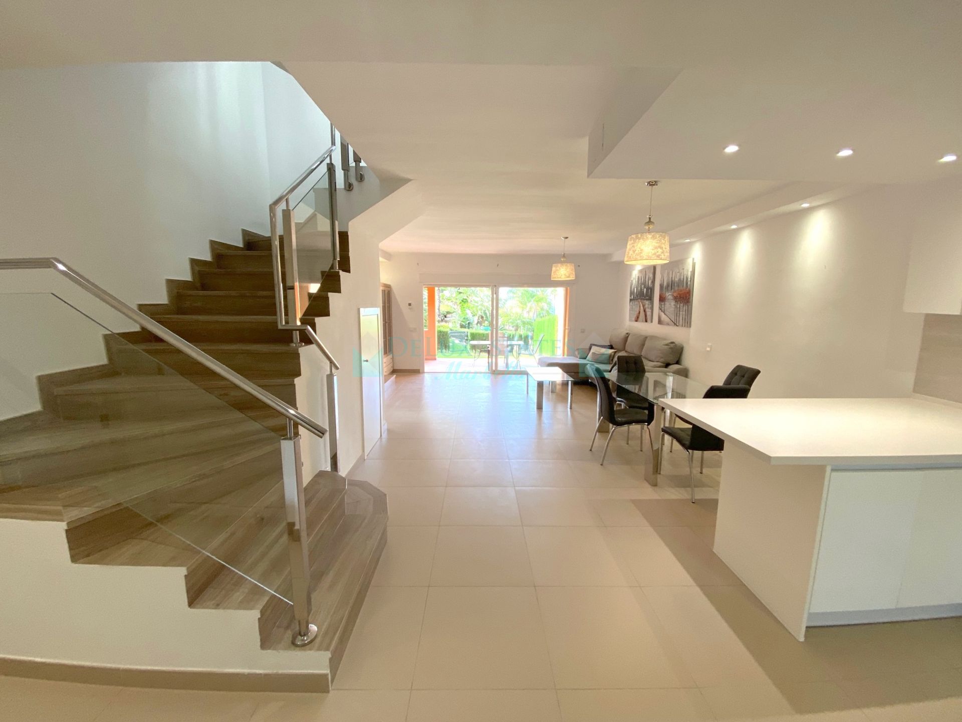 Semi Detached House for sale in El Paraiso, Estepona