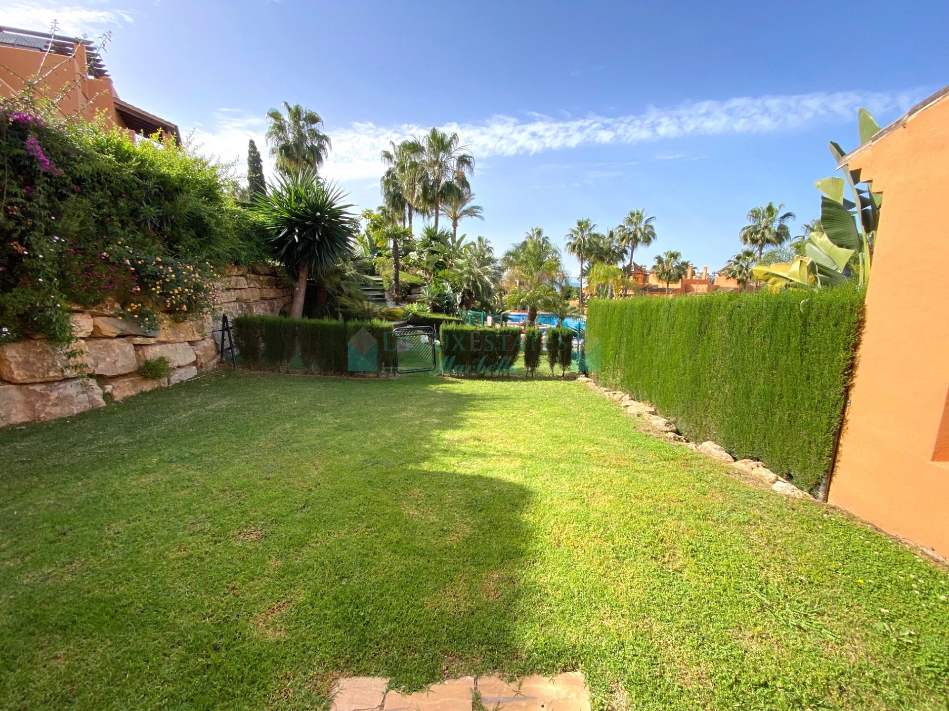 Semi Detached House for sale in El Paraiso, Estepona