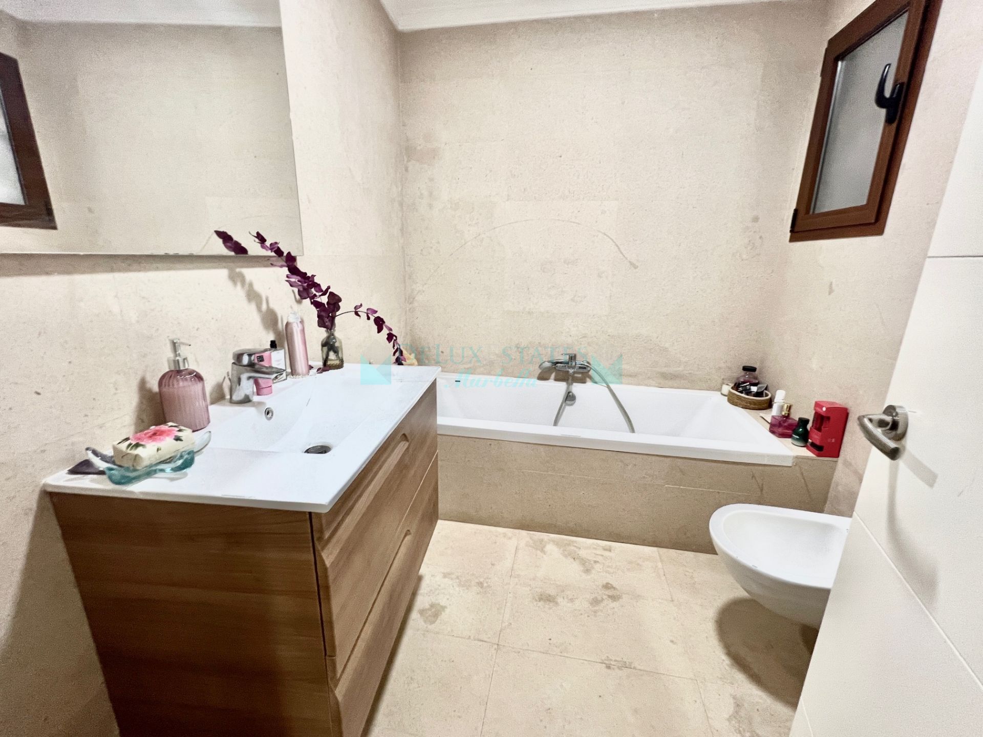 Villa for sale in Nueva Andalucia