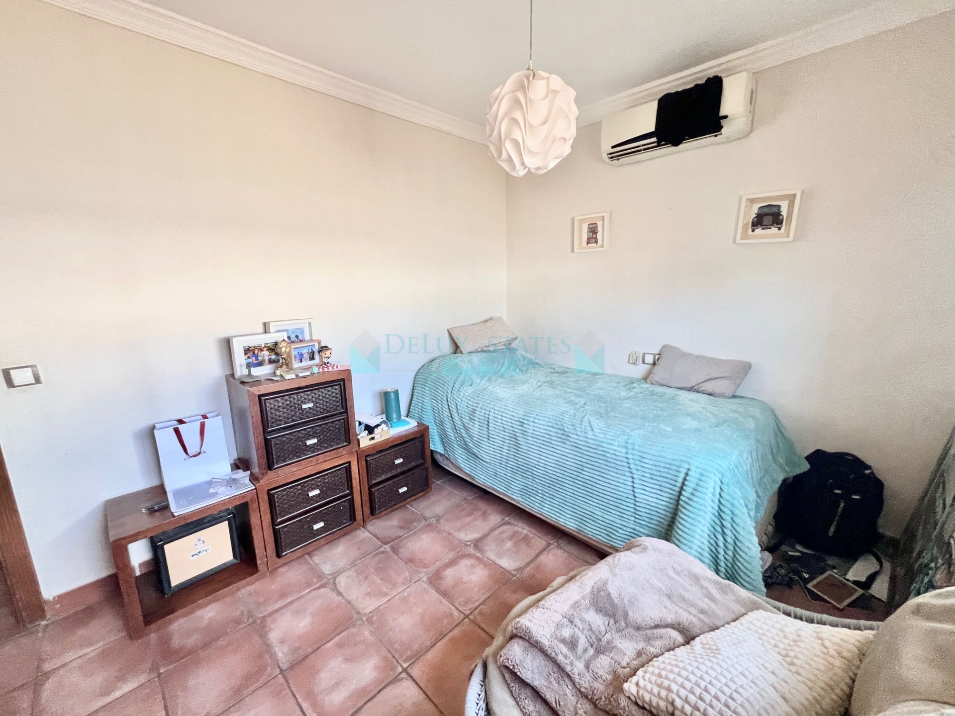 Villa for sale in Nueva Andalucia