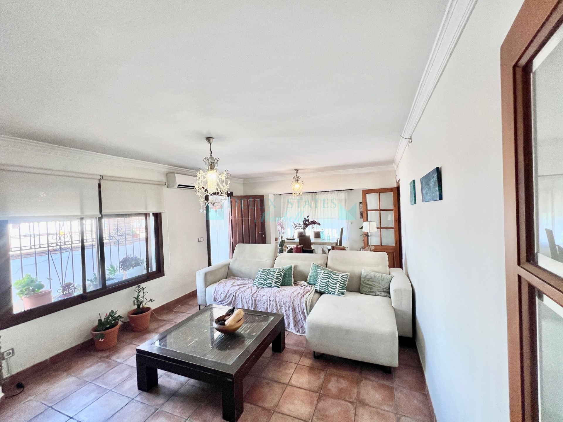 Villa for sale in Nueva Andalucia