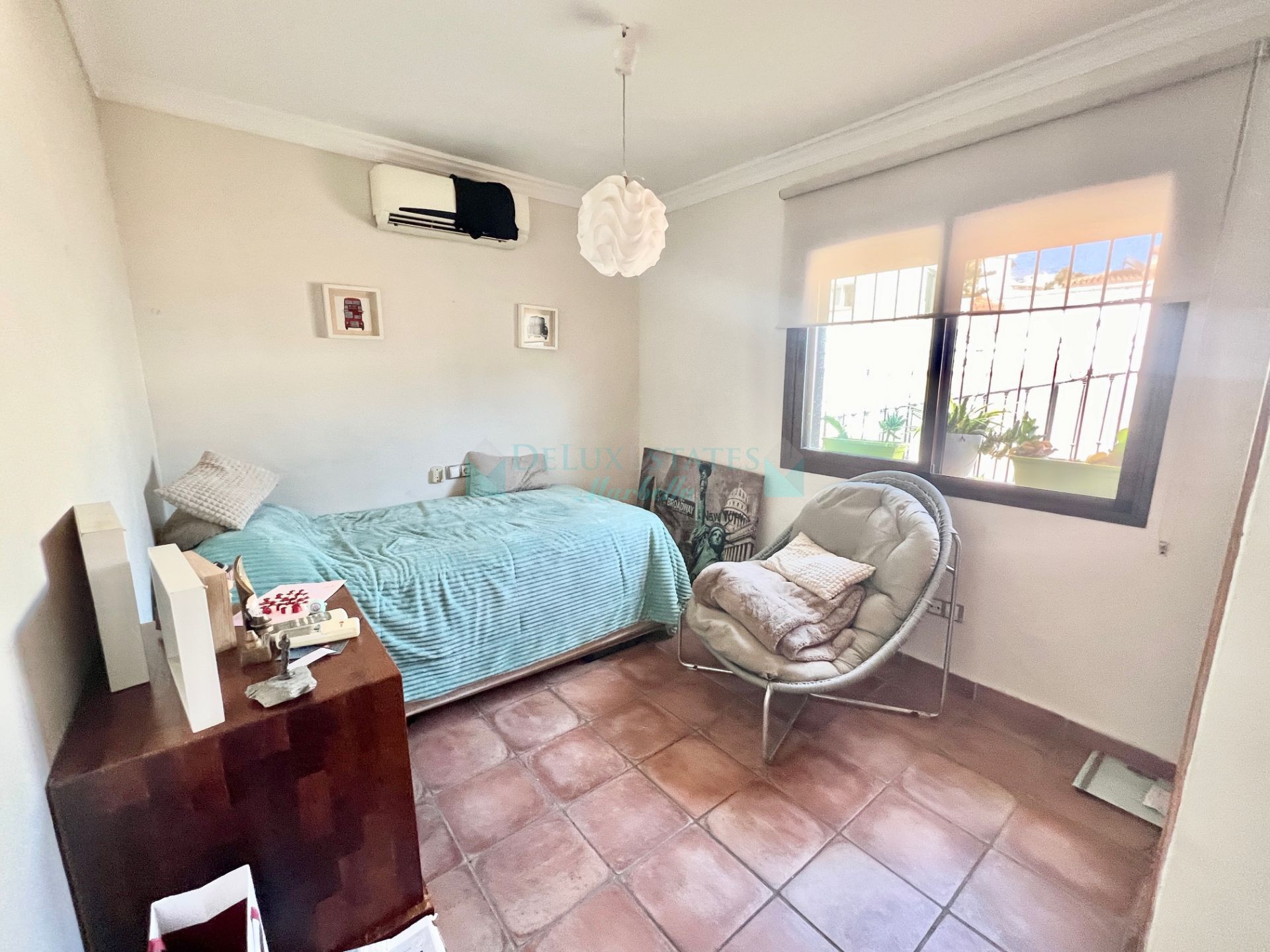 Villa for sale in Nueva Andalucia