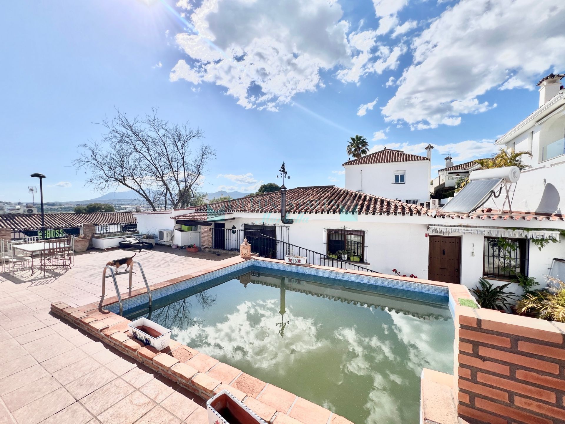 Villa for sale in Nueva Andalucia