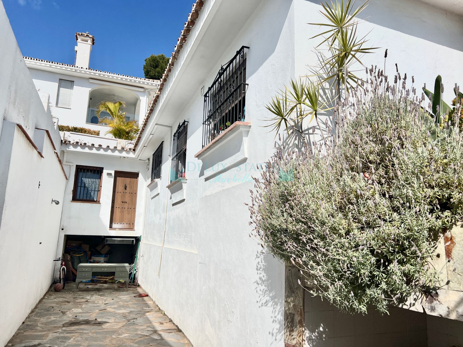 Villa for sale in Nueva Andalucia