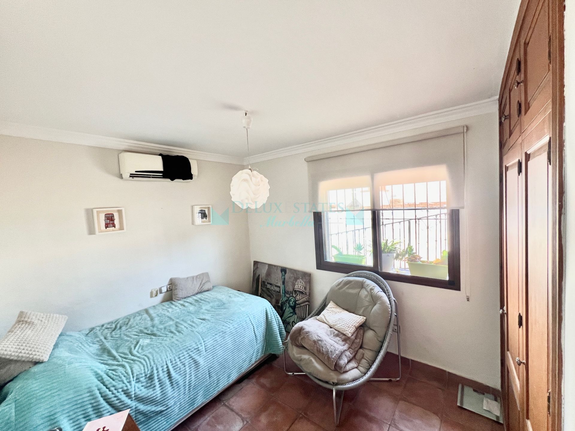 Villa for sale in Nueva Andalucia