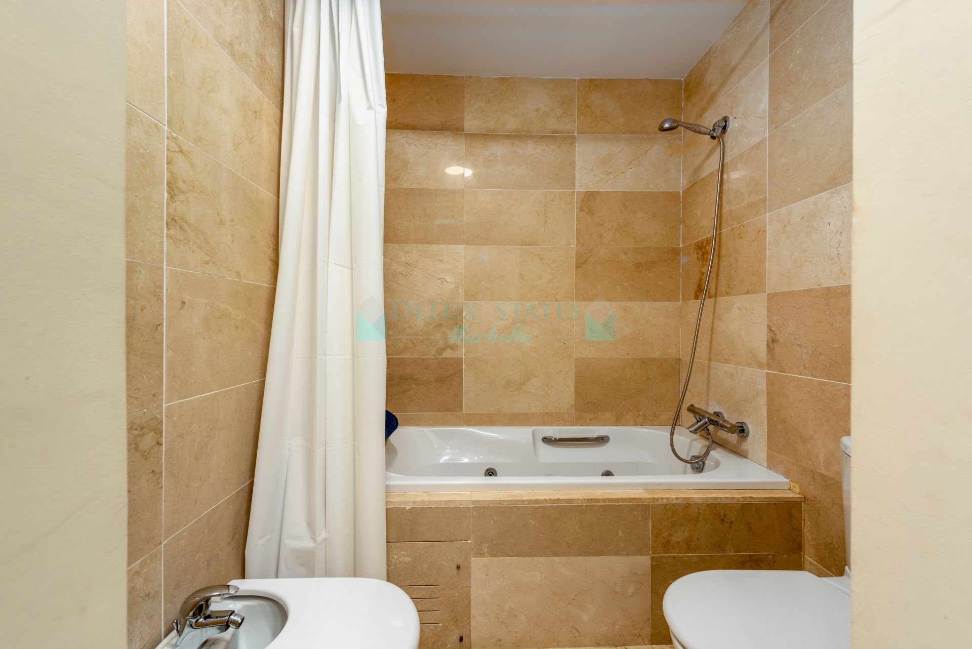 Apartment for rent in Estepona