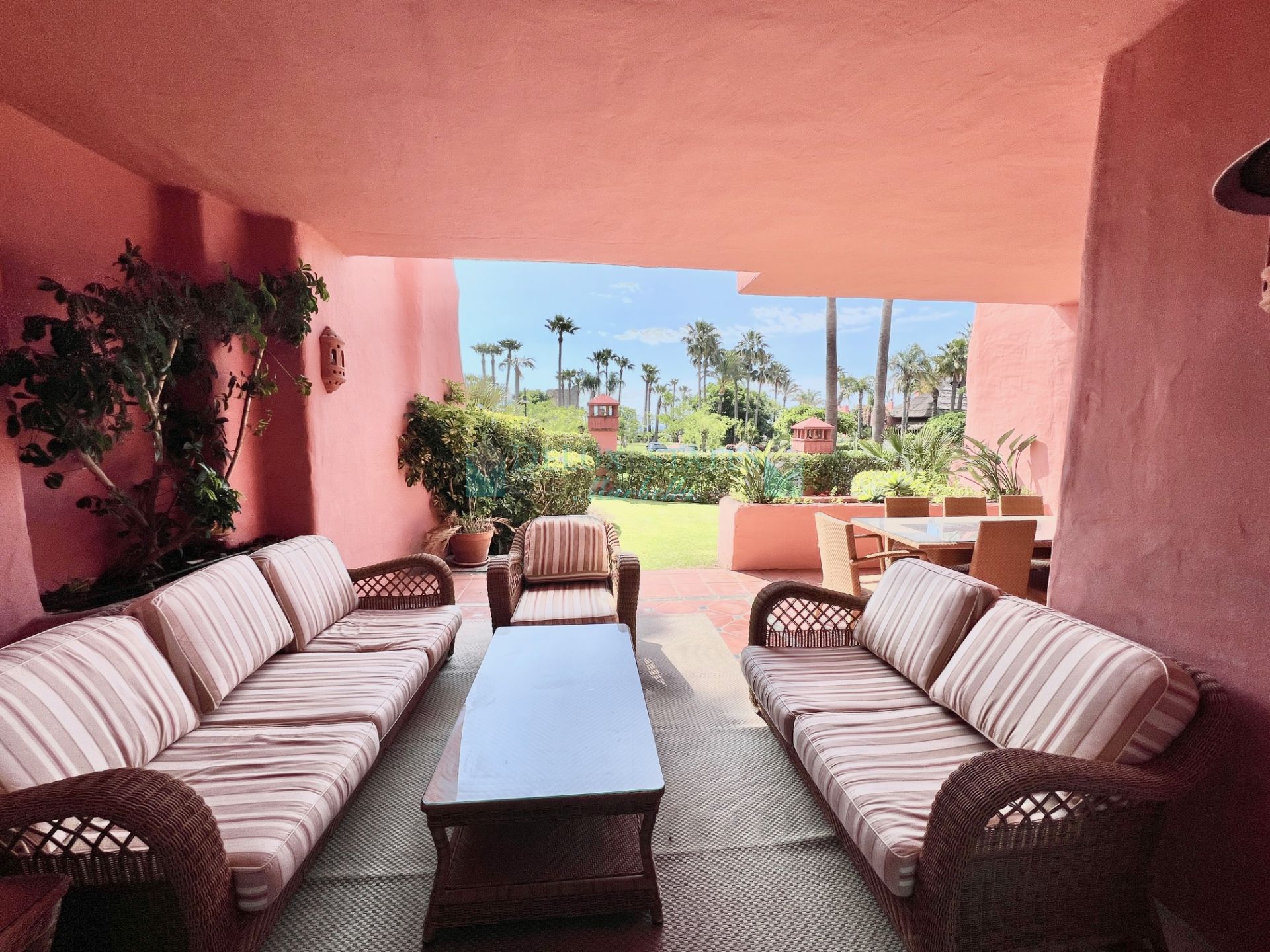 Ground Floor Apartment for sale in Guadalmansa Playa, Estepona