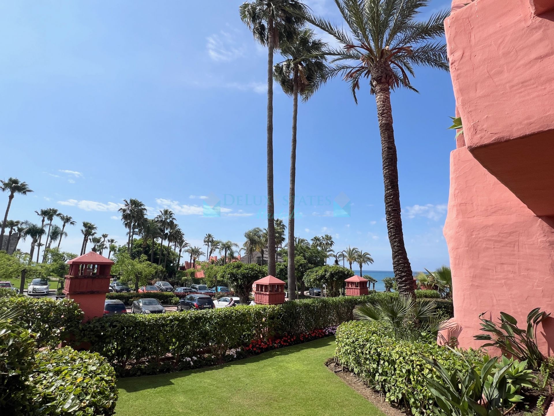 Ground Floor Apartment for sale in Guadalmansa Playa, Estepona