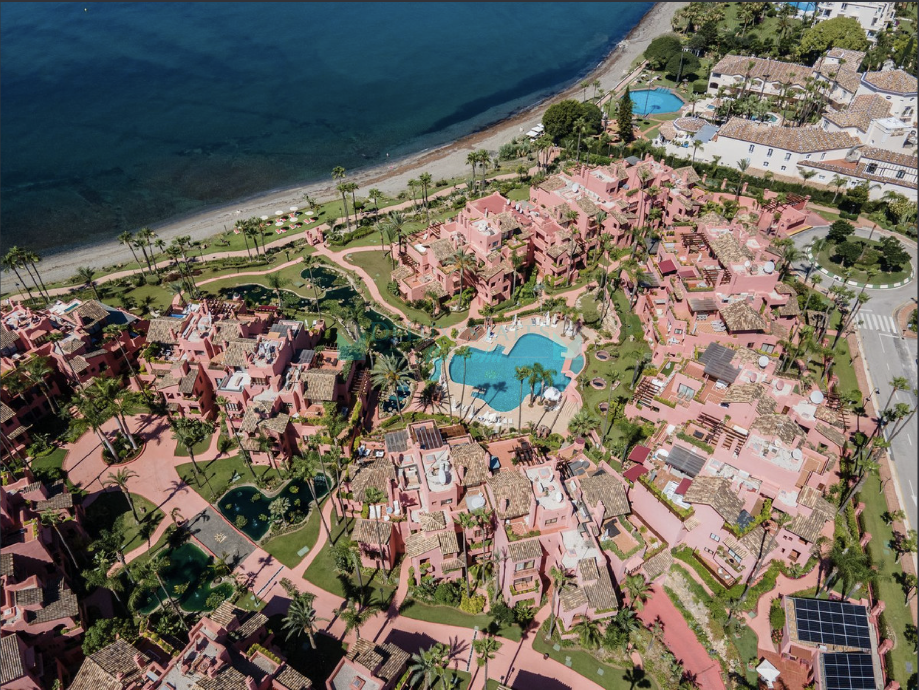 Ground Floor Apartment for sale in Guadalmansa Playa, Estepona