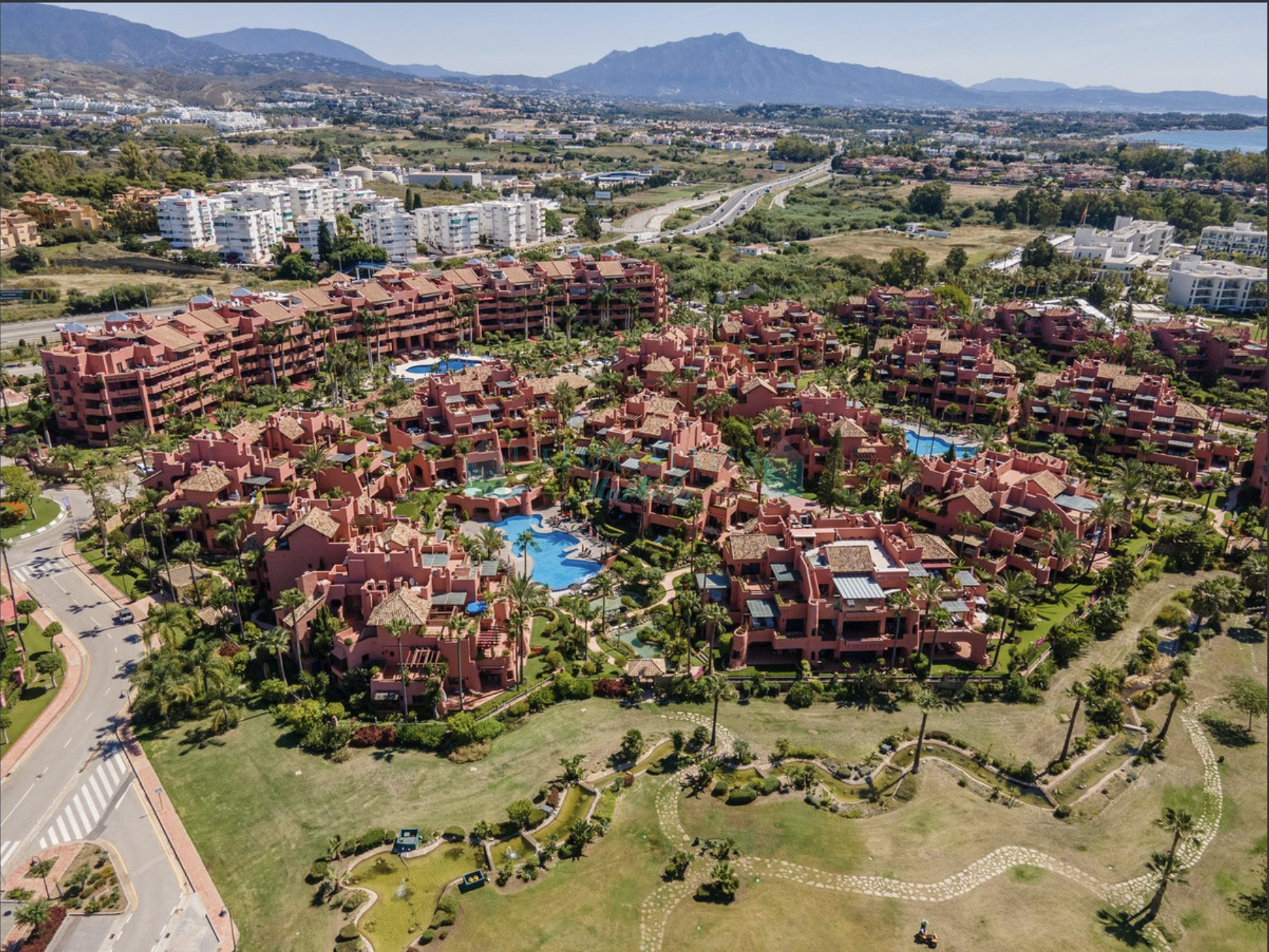 Ground Floor Apartment for sale in Guadalmansa Playa, Estepona