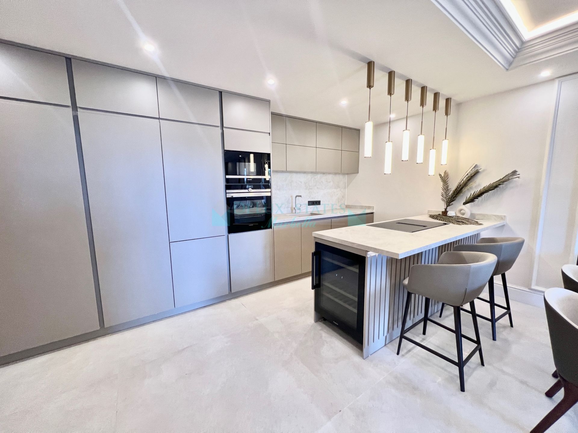 Ground Floor Apartment for sale in Guadalmansa Playa, Estepona