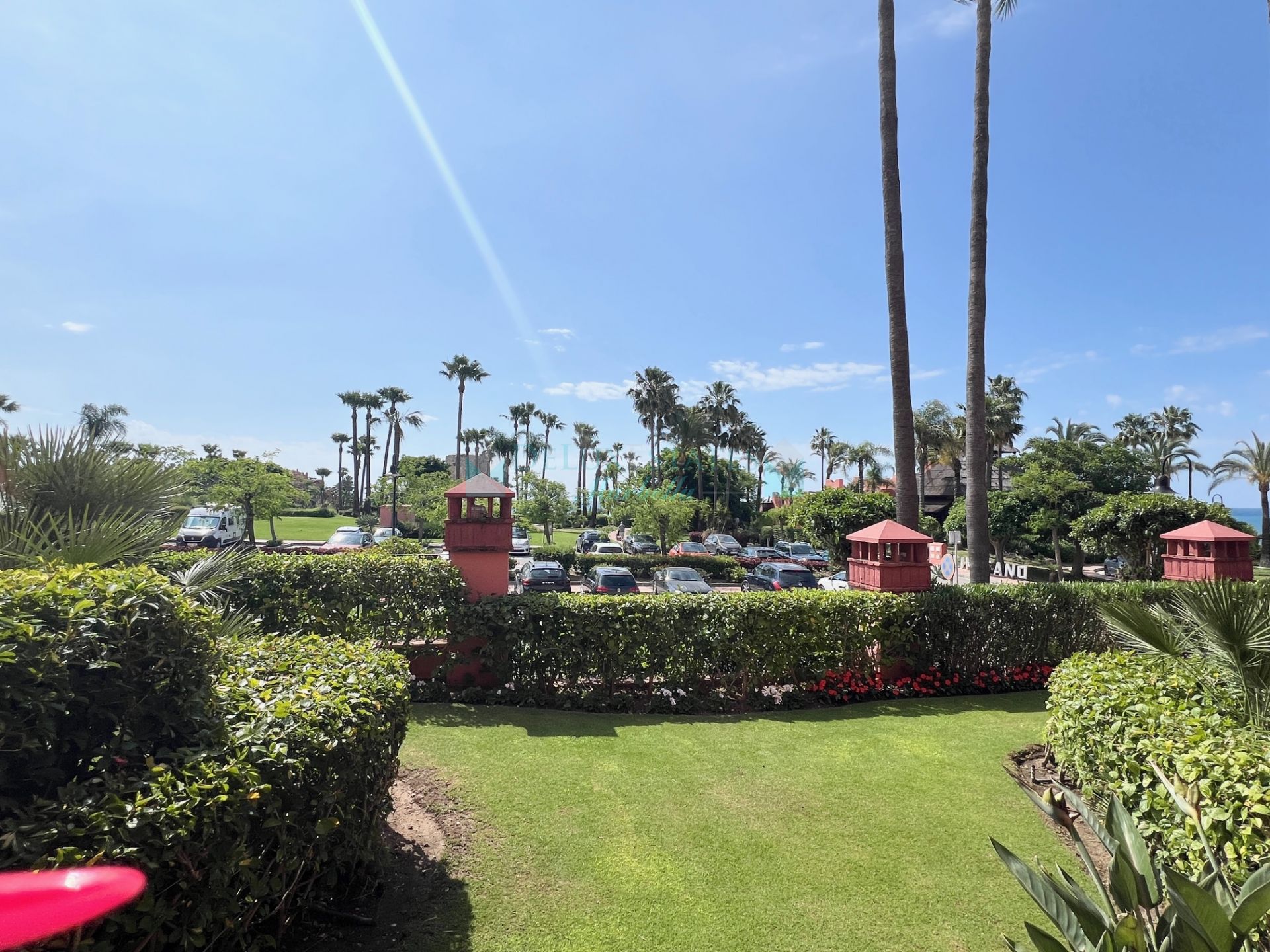 Ground Floor Apartment for sale in Guadalmansa Playa, Estepona