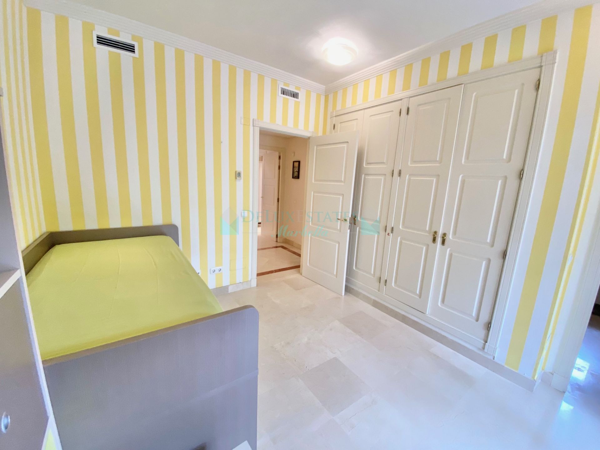 Apartamento en alquiler en Bahia de Marbella, Marbella Este