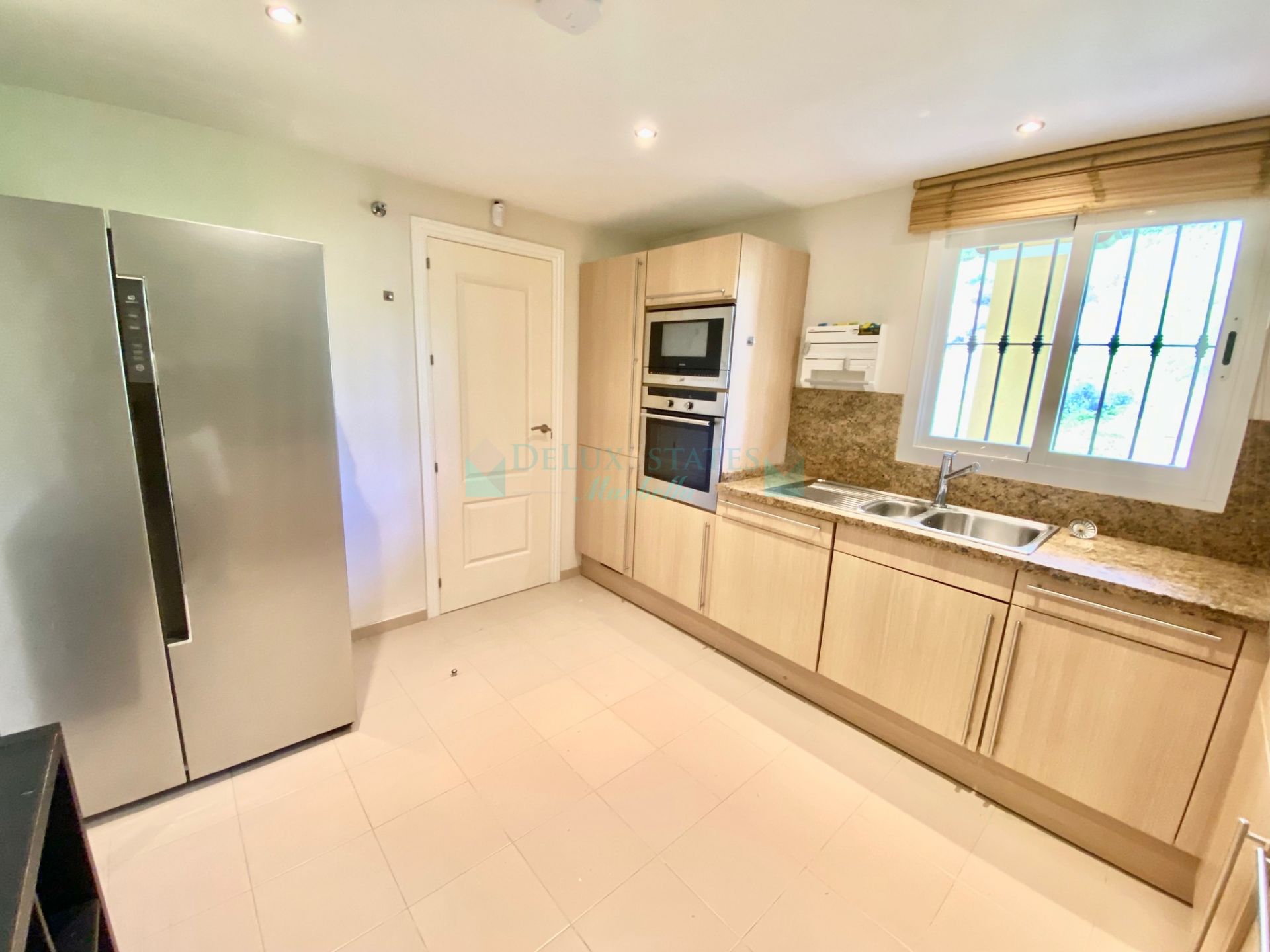 Apartment for rent in Marques de Atalaya, Estepona