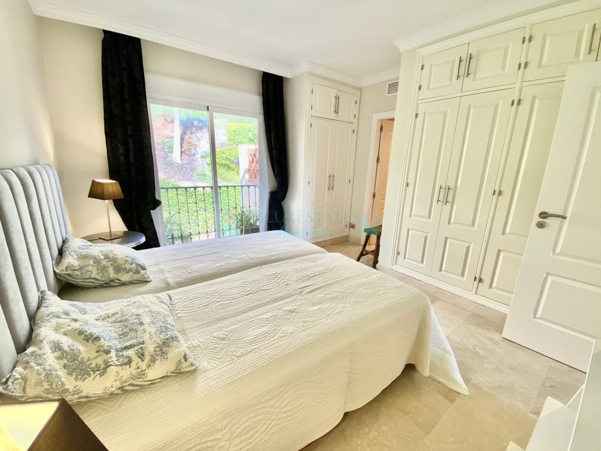 Apartment for rent in Marques de Atalaya, Estepona