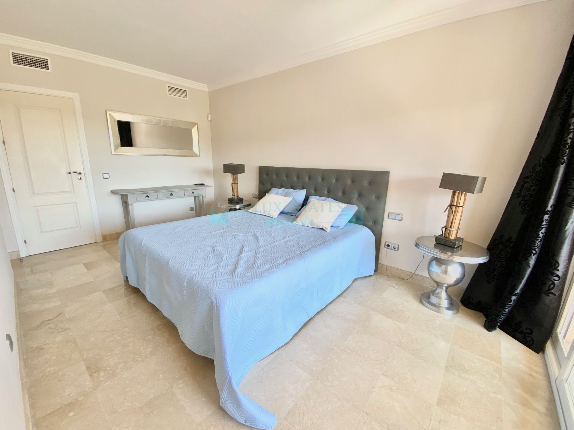 Apartment for rent in Marques de Atalaya, Estepona