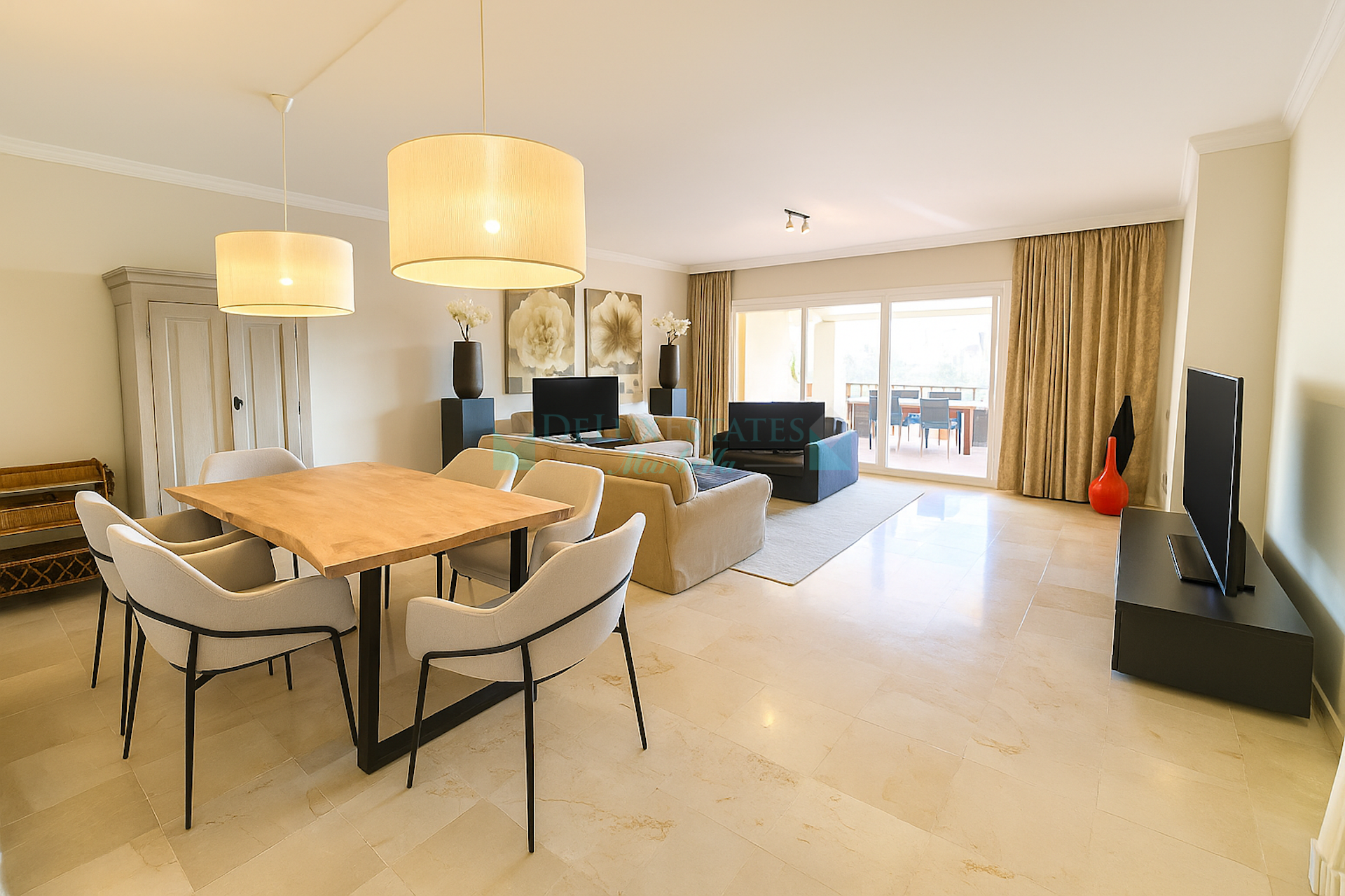 Apartment for rent in Marques de Atalaya, Estepona