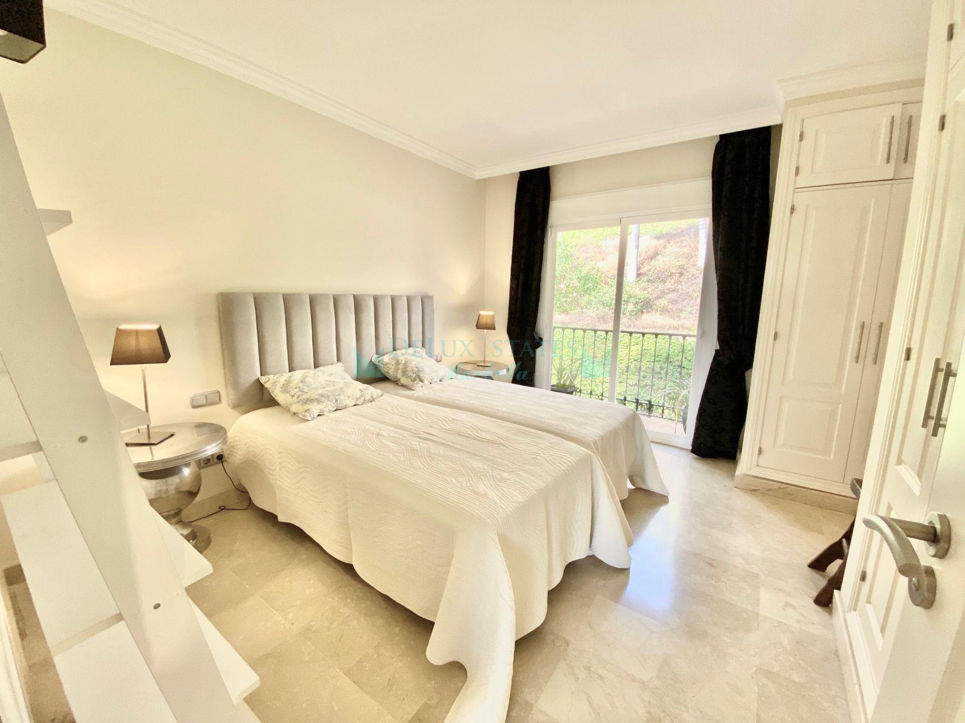 Apartment for rent in Marques de Atalaya, Estepona