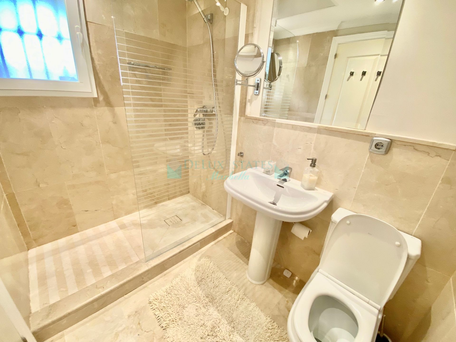 Apartment for rent in Marques de Atalaya, Estepona