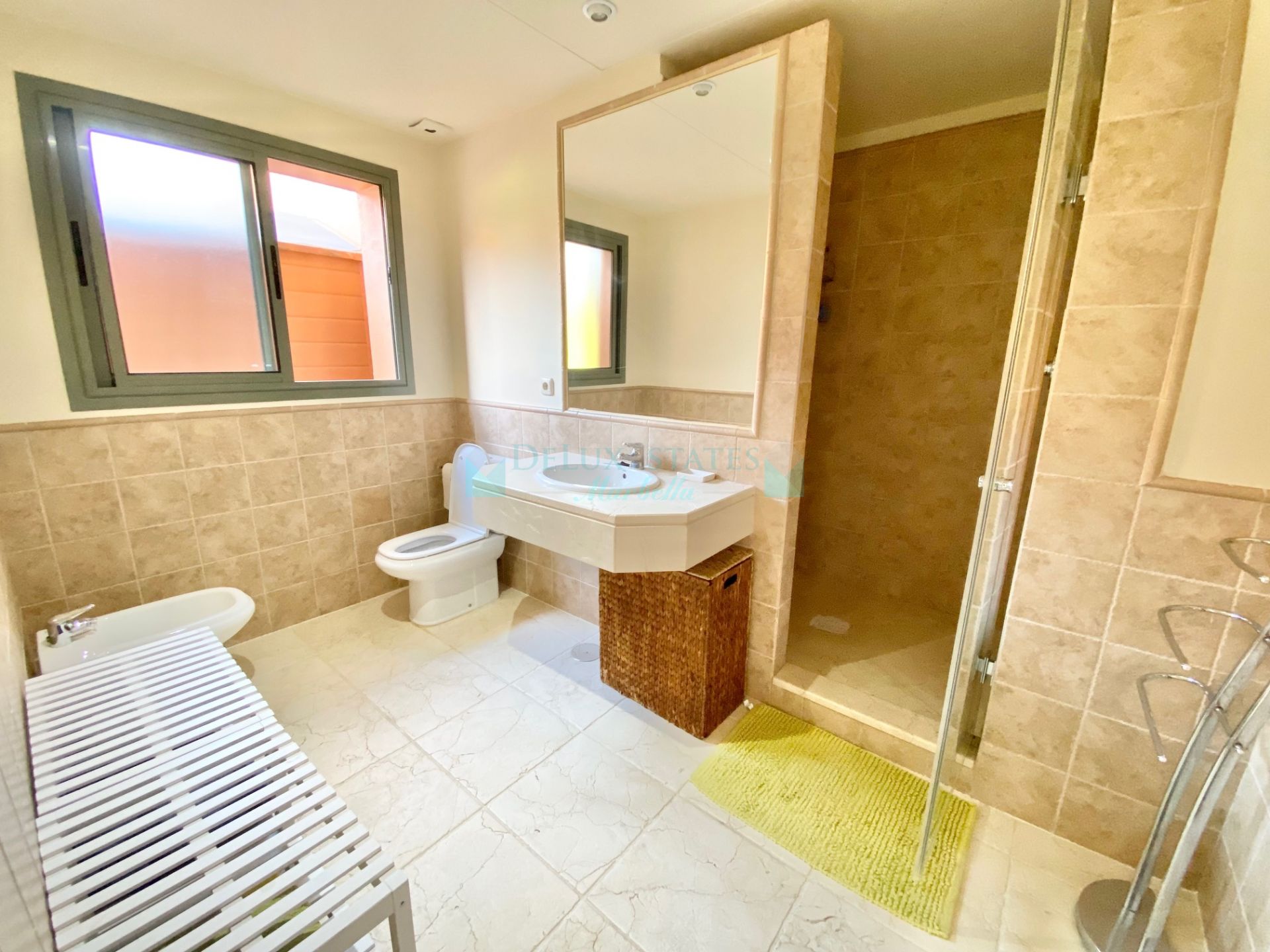 Penthouse for rent in Benatalaya, Estepona