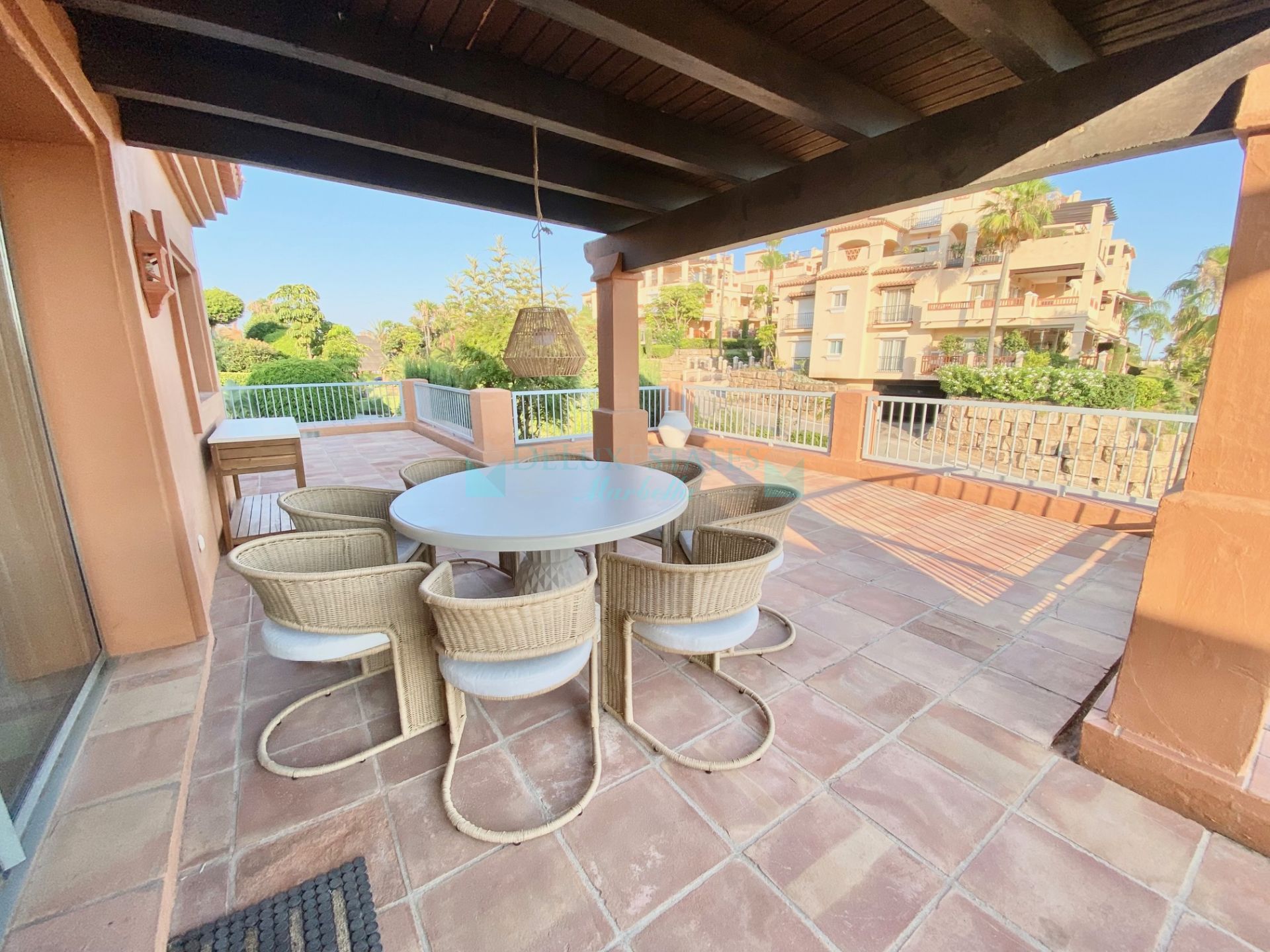 Penthouse for rent in Benatalaya, Estepona