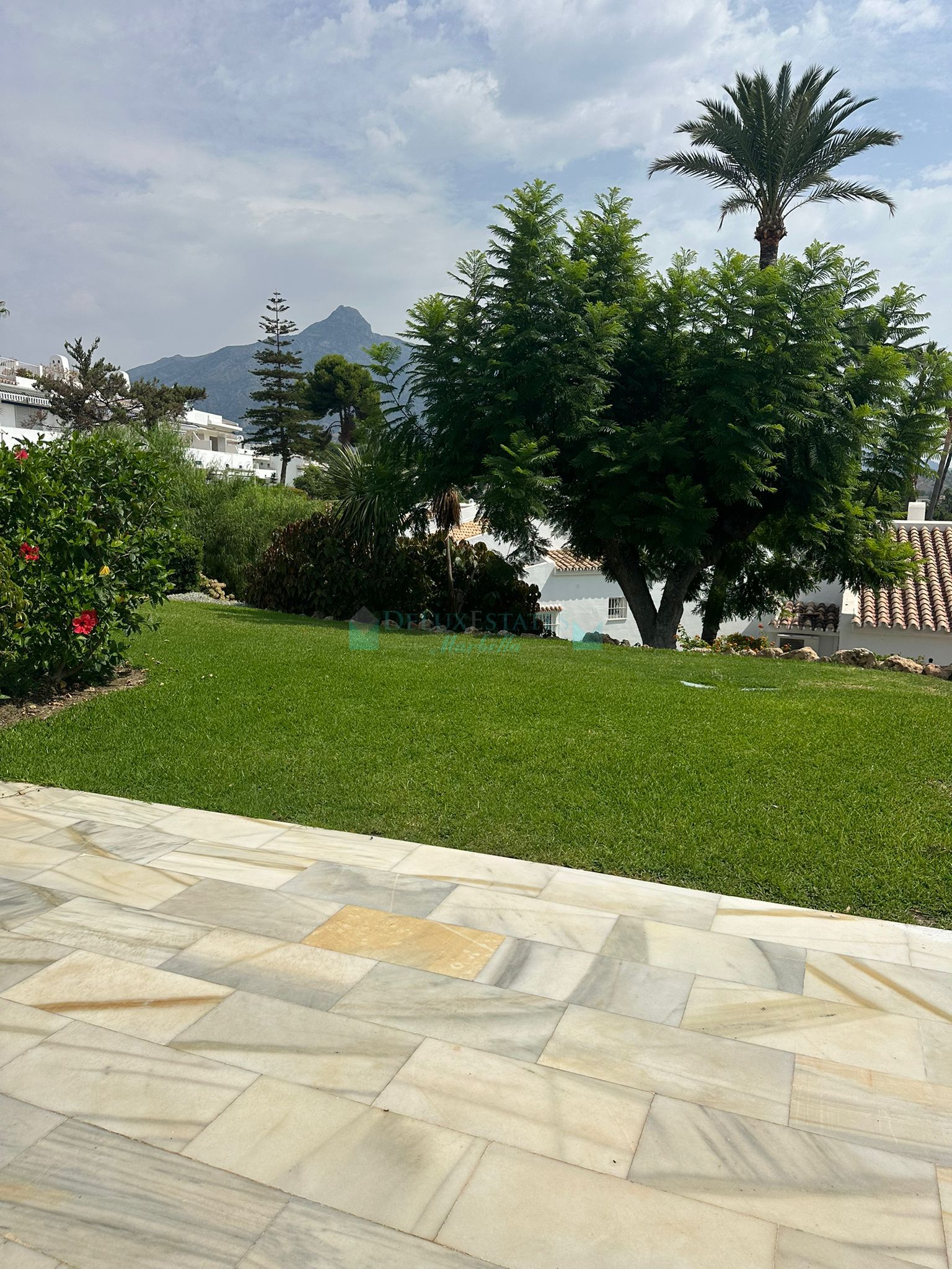 Ground Floor Apartment for sale in Nueva Andalucia