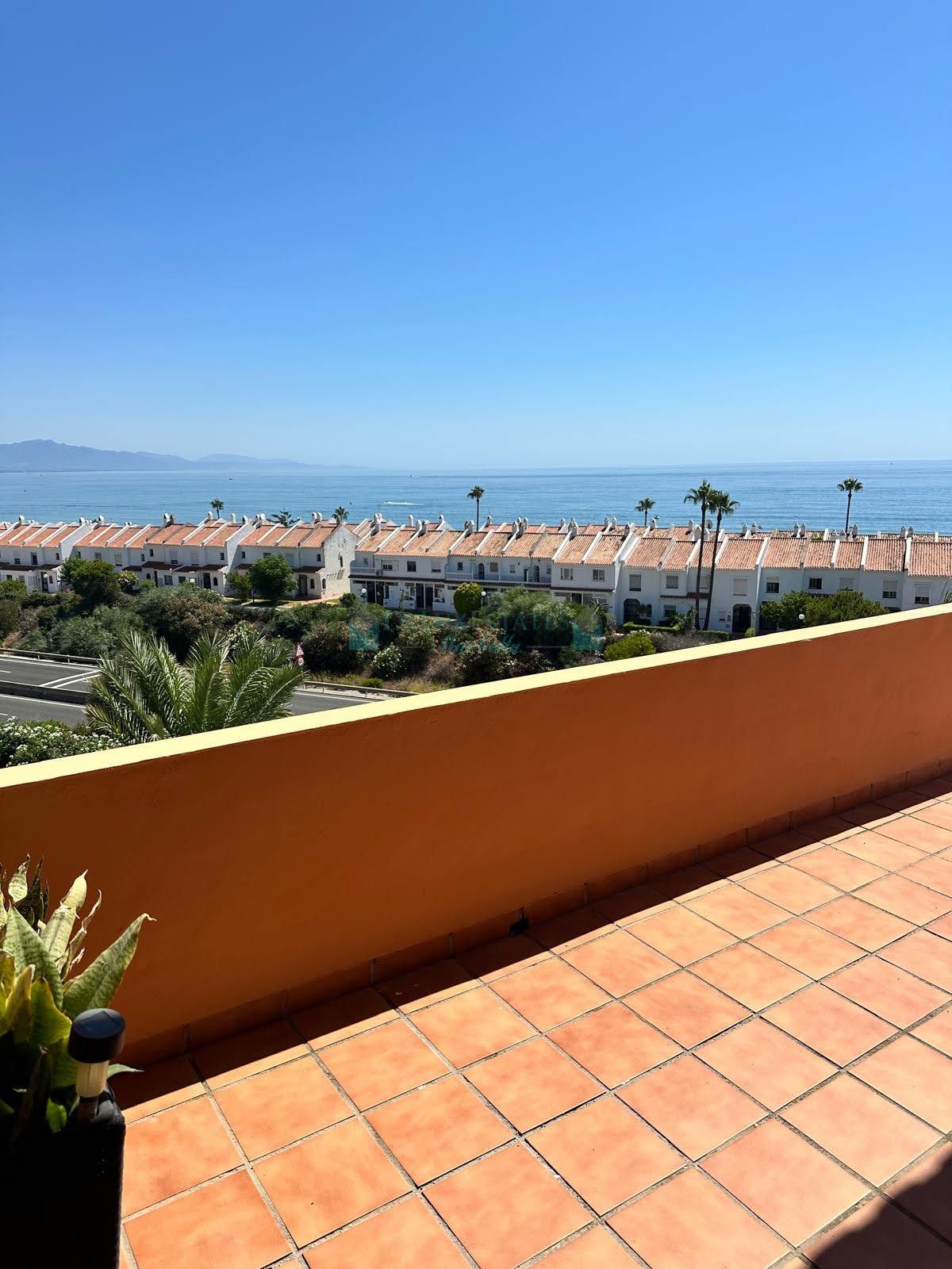 Penthouse for sale in Castillo de la Duquesa, Manilva