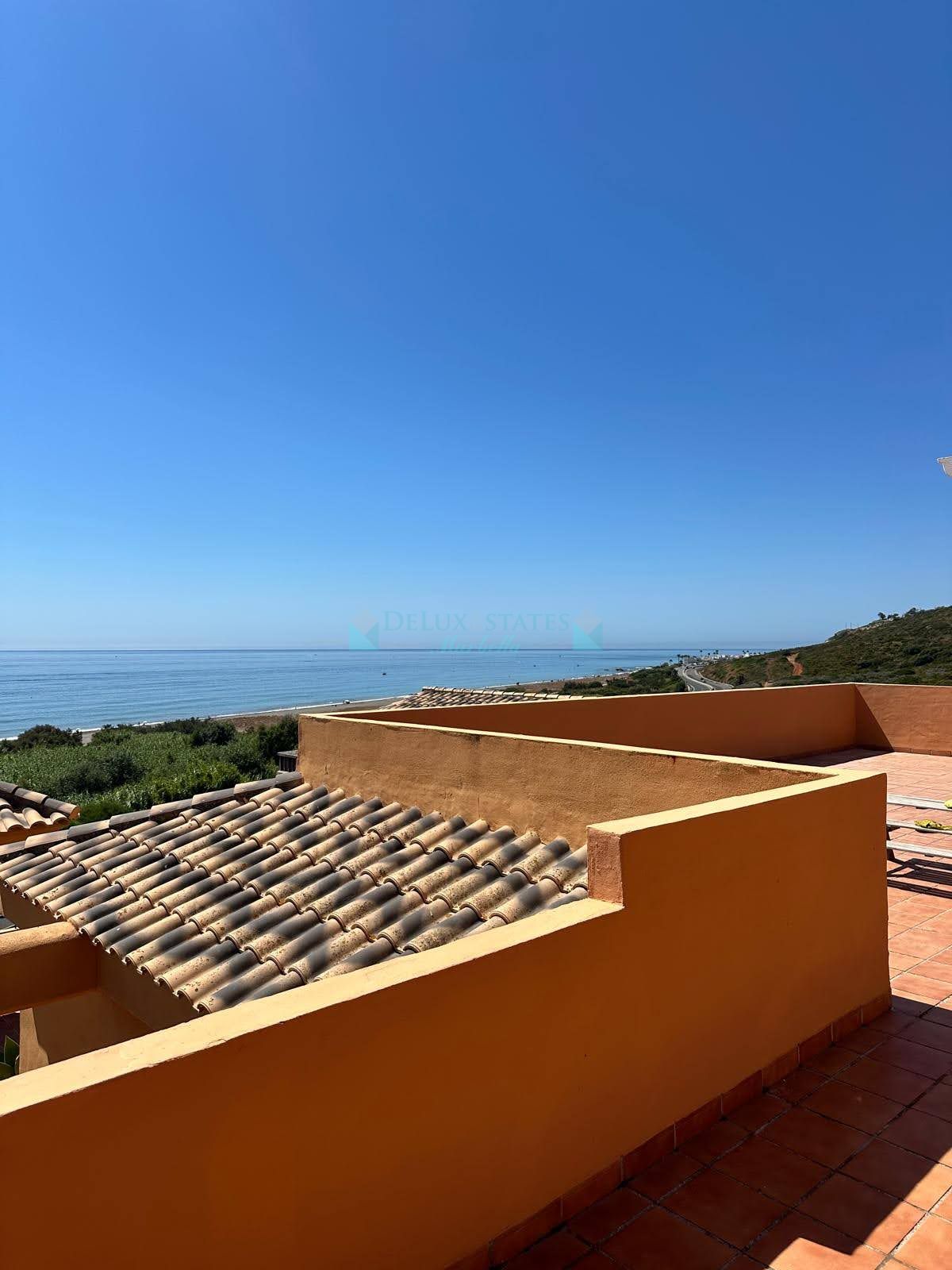 Penthouse for sale in Castillo de la Duquesa, Manilva