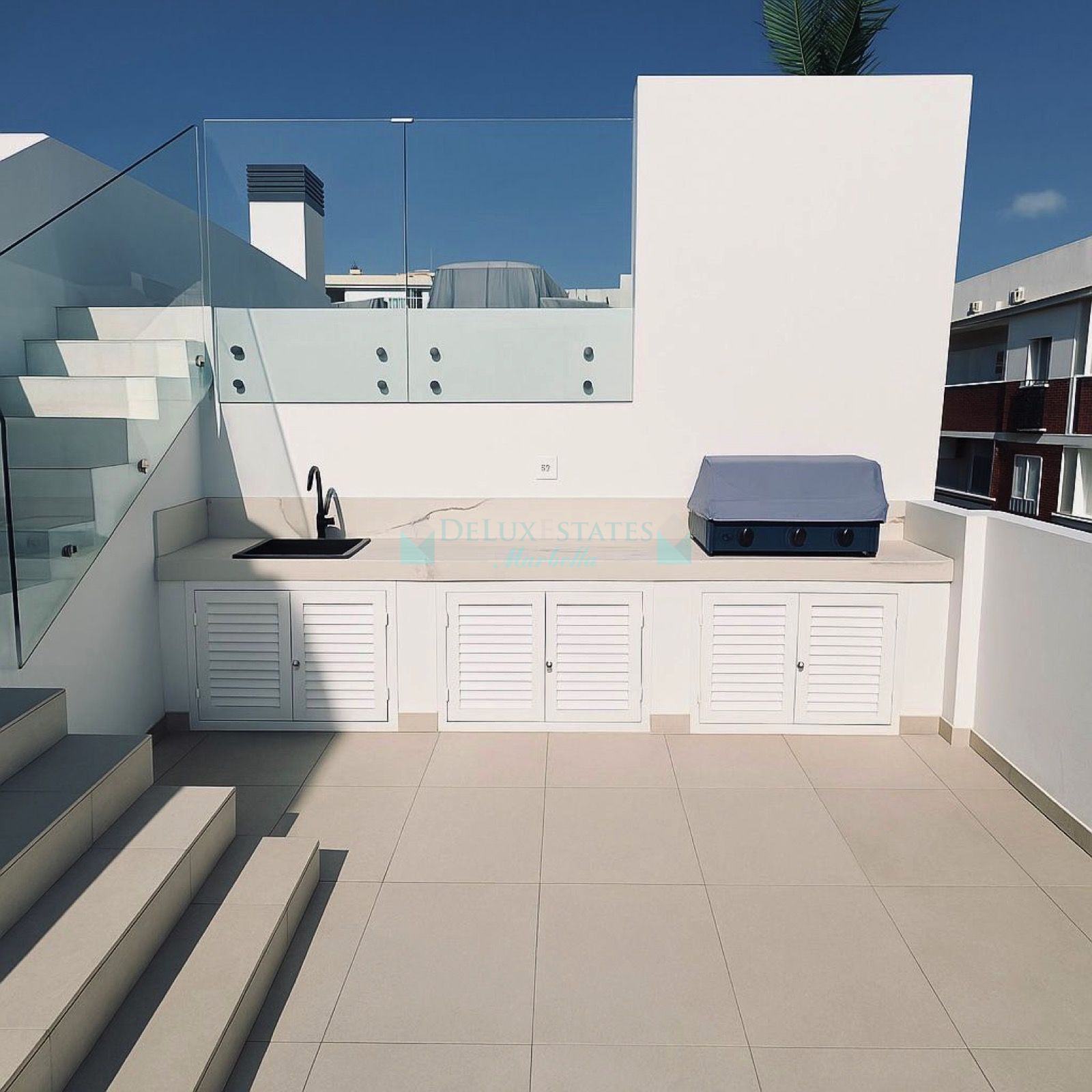 Ground Floor Apartment for sale in Estepona Puerto, Estepona