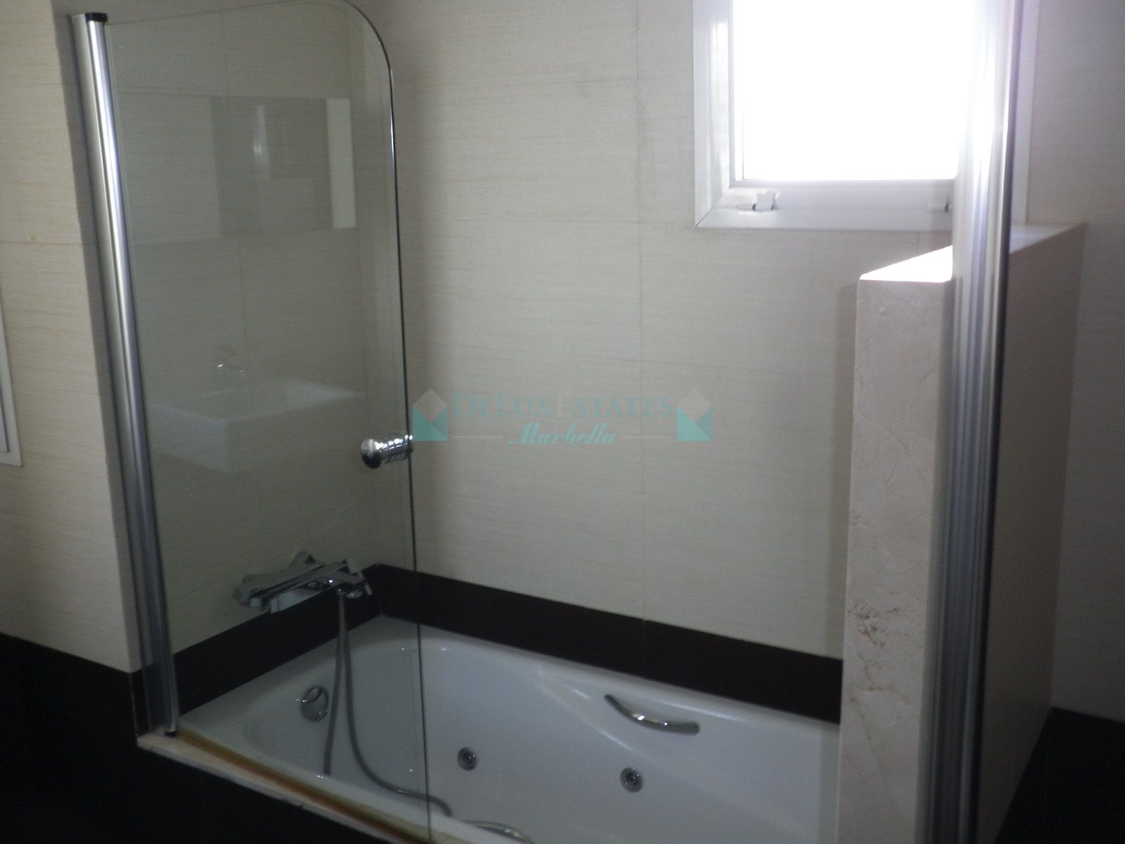 Town House for sale in El Padron, Estepona