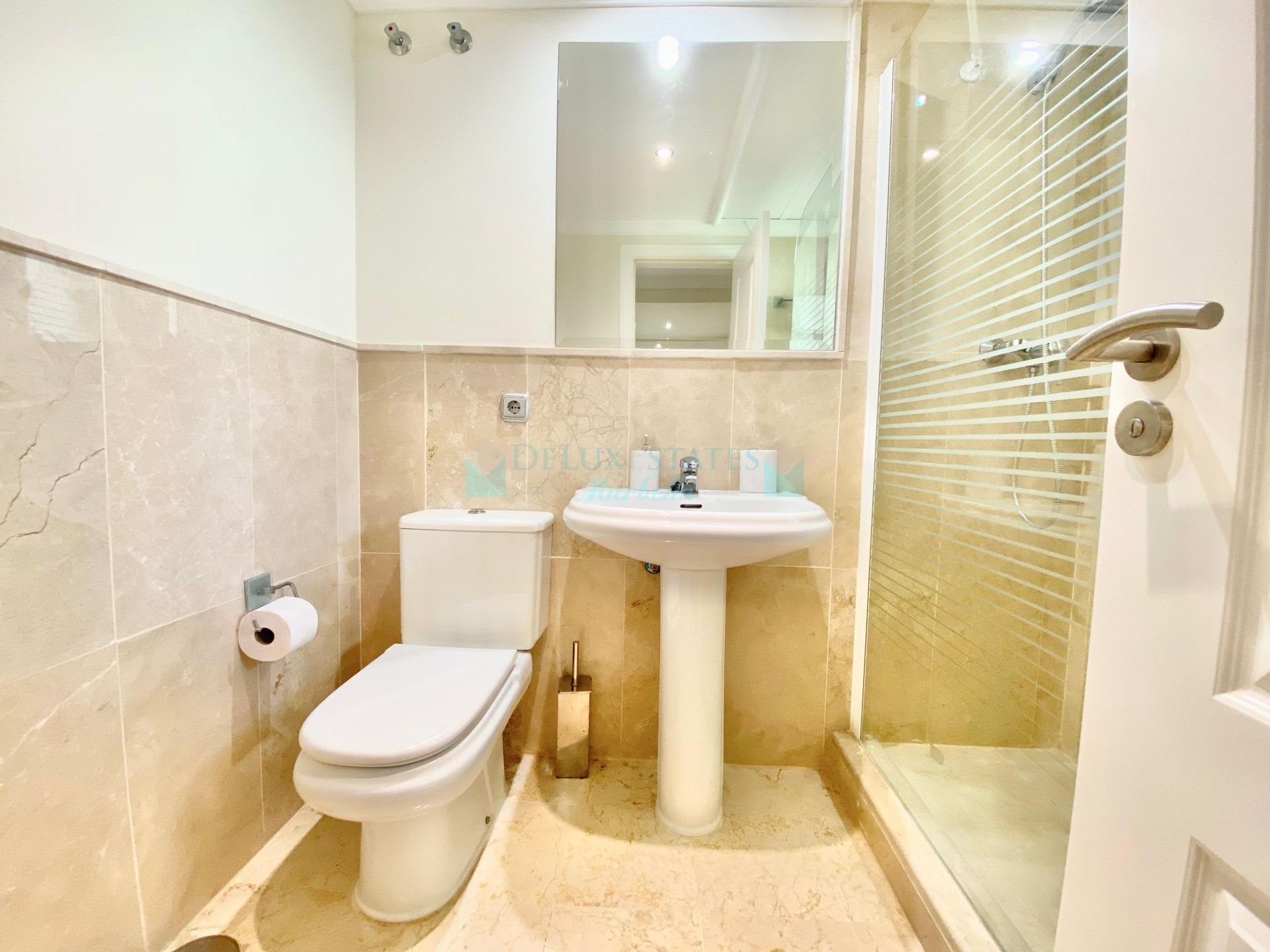 Apartment for rent in Marques de Atalaya, Estepona