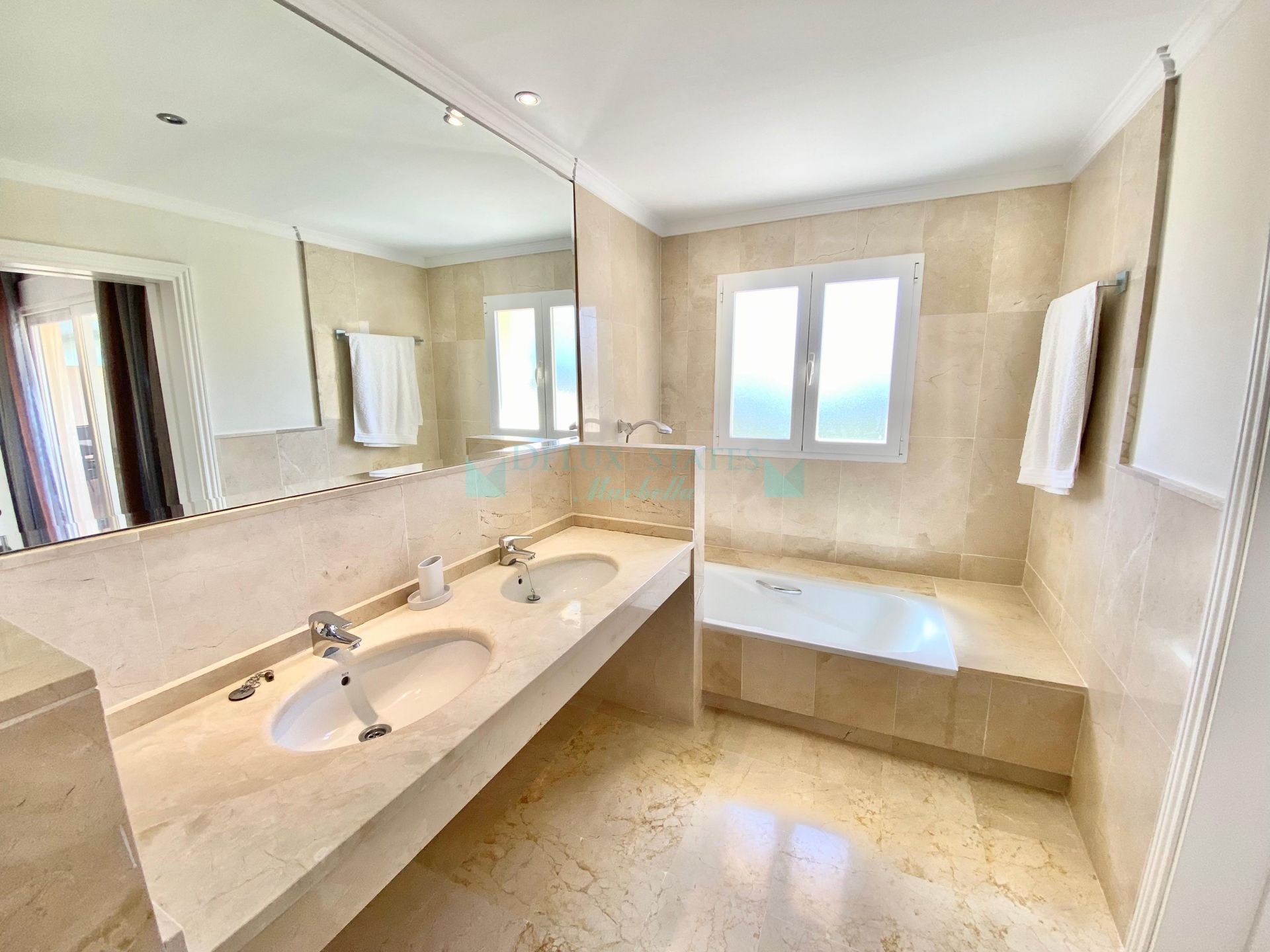 Apartment for rent in Marques de Atalaya, Estepona