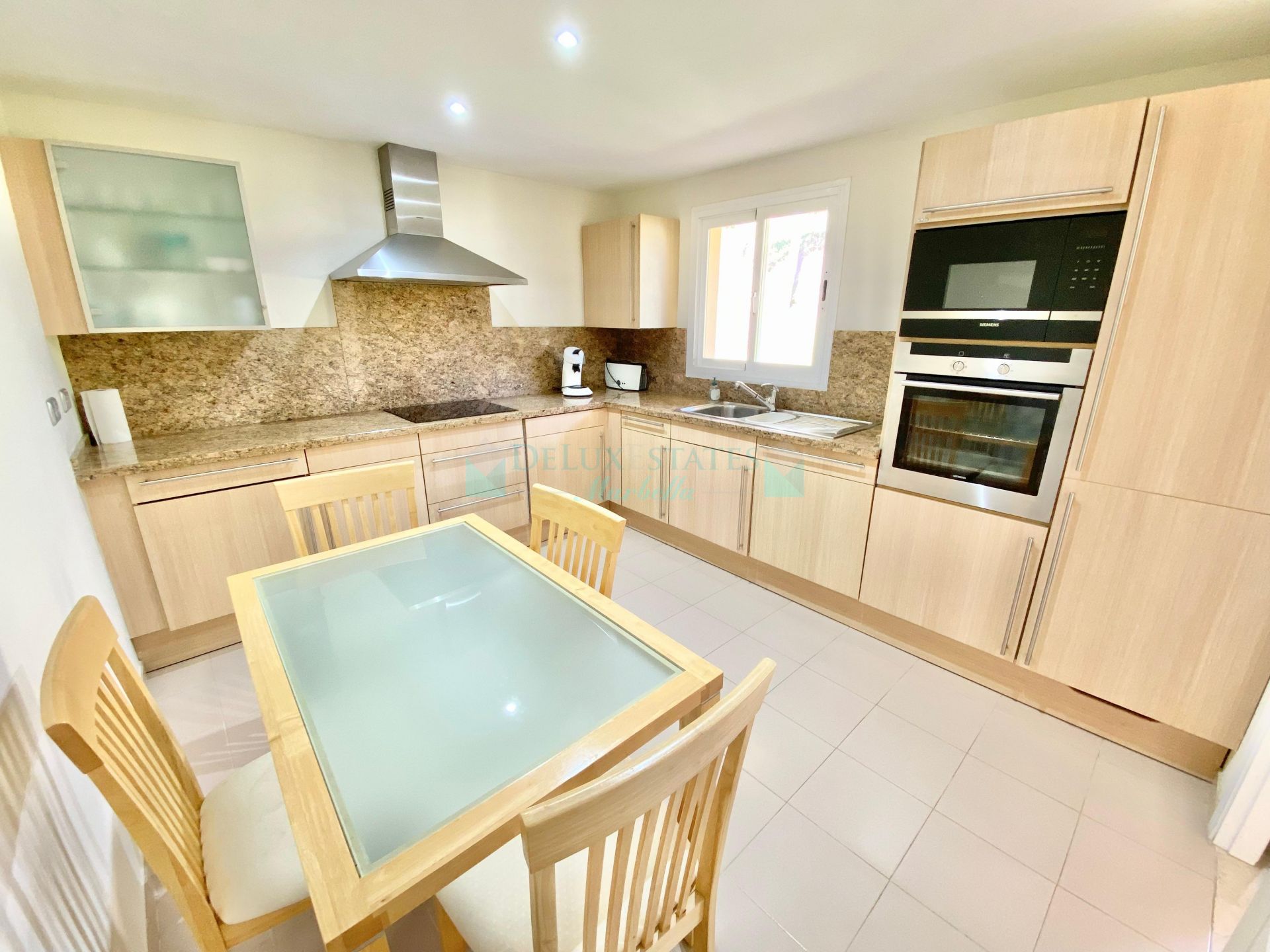 Apartment for rent in Marques de Atalaya, Estepona