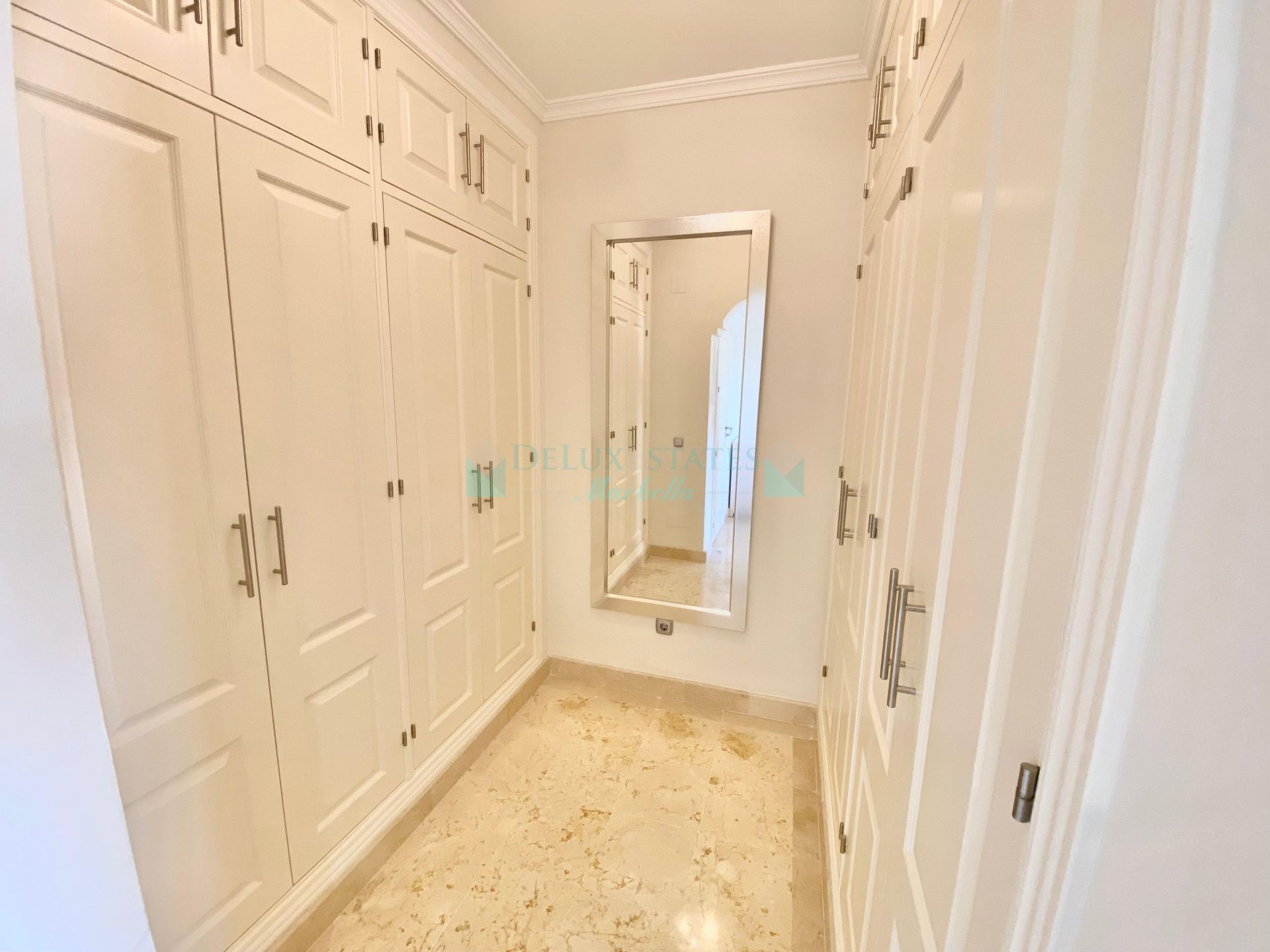 Apartment for rent in Marques de Atalaya, Estepona