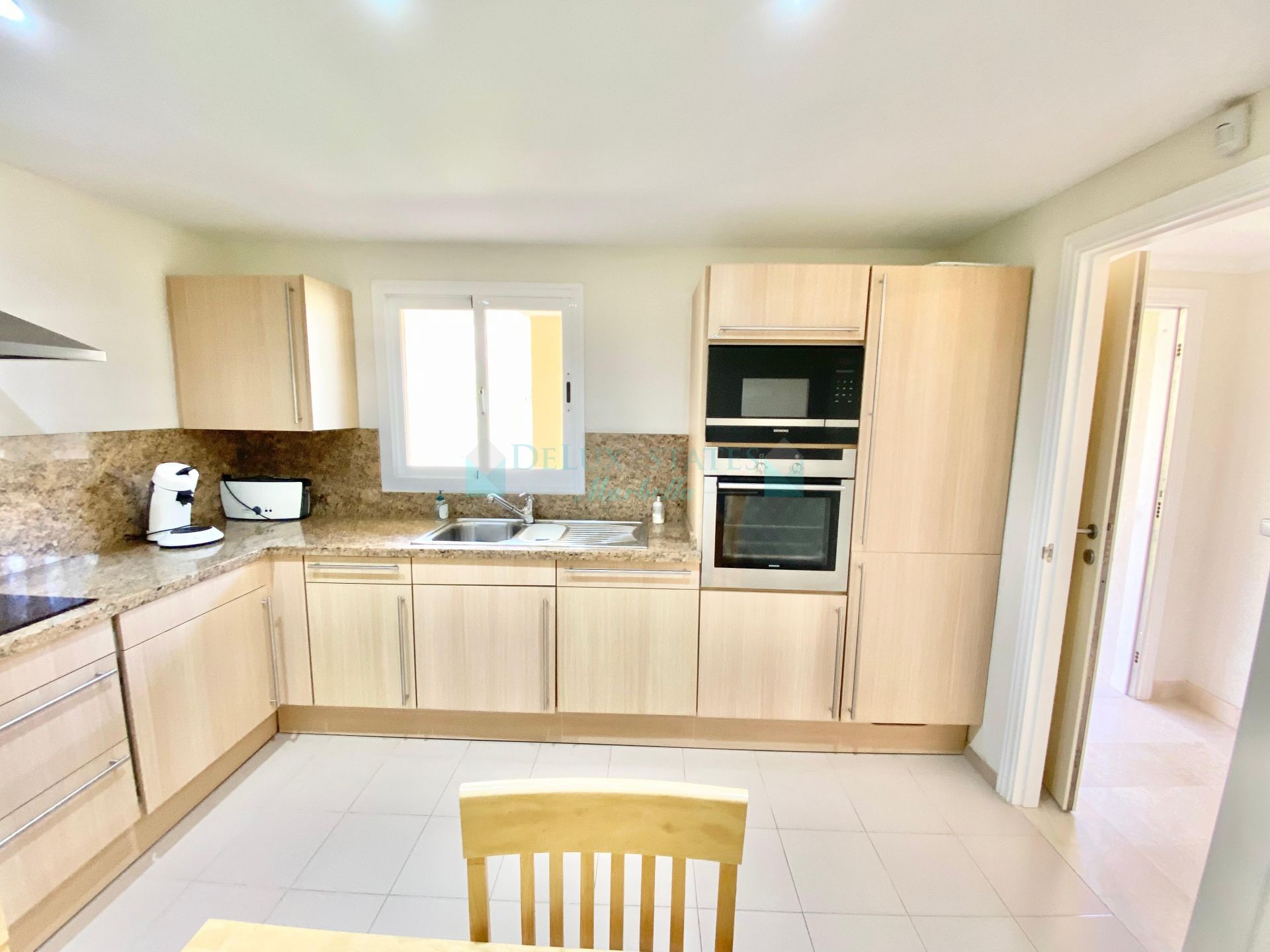 Apartment for rent in Marques de Atalaya, Estepona