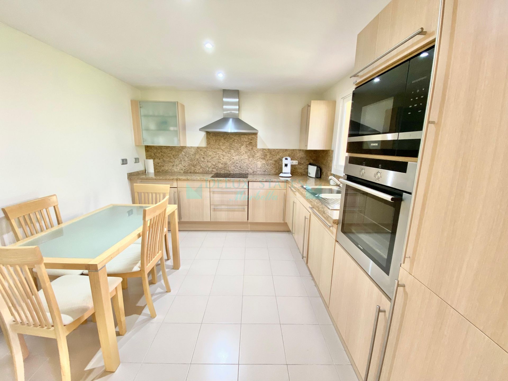 Apartment for rent in Marques de Atalaya, Estepona