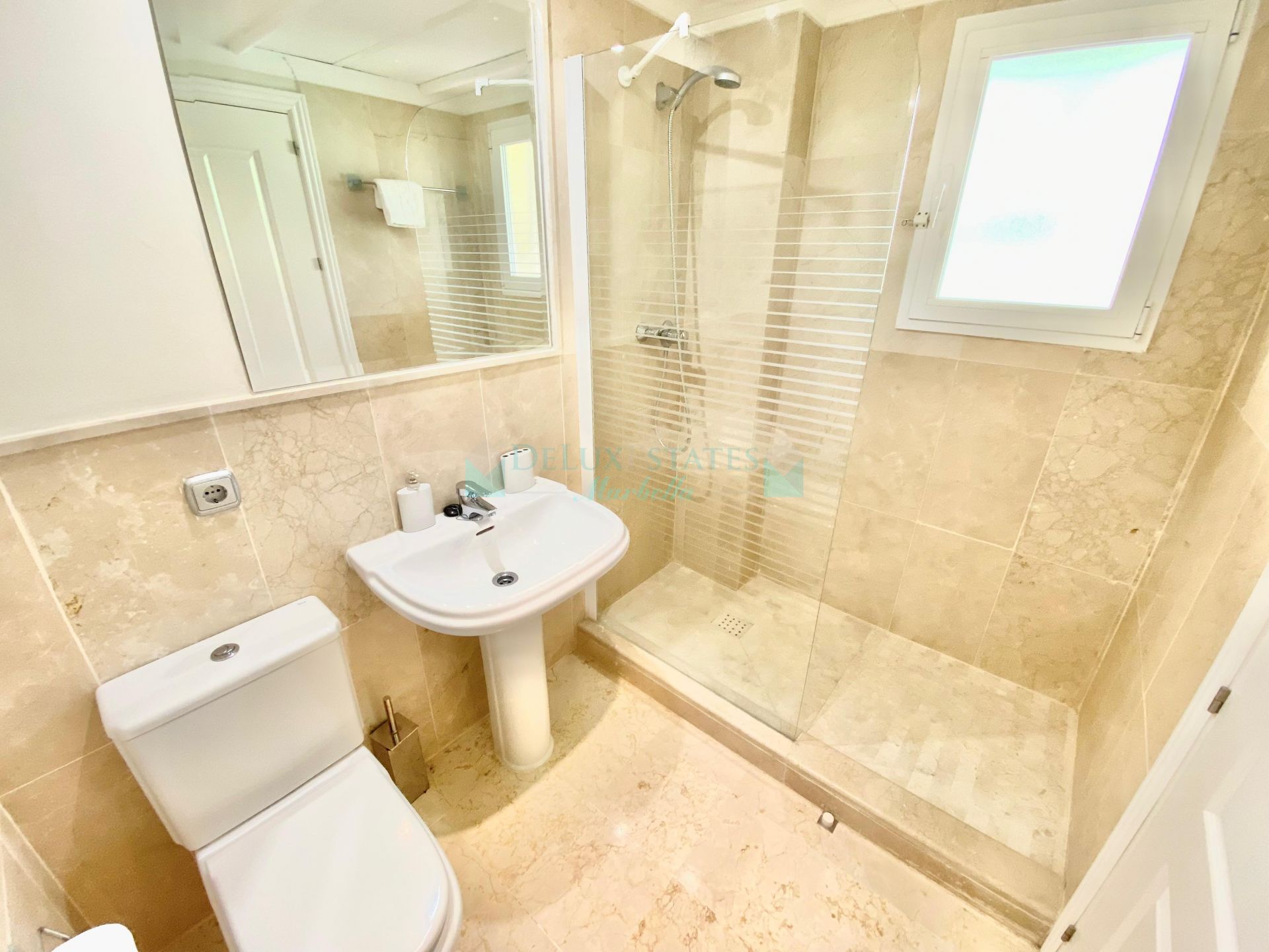 Apartment for rent in Marques de Atalaya, Estepona