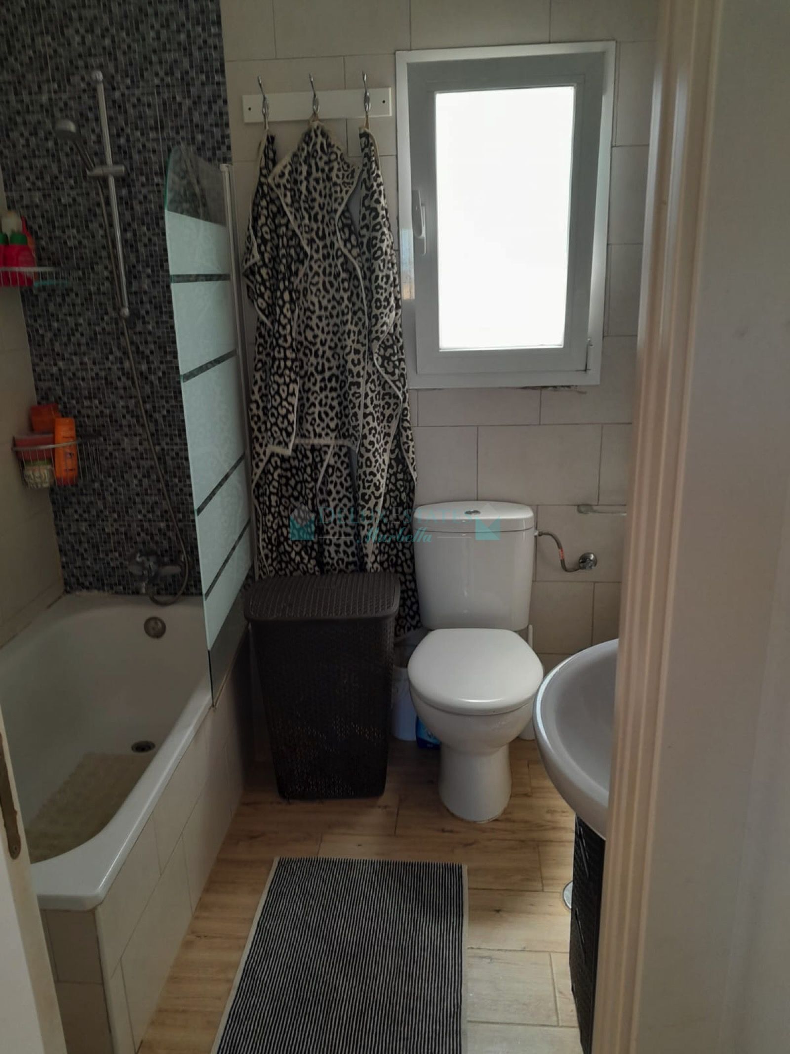 House for sale in Lindasol, Marbella East