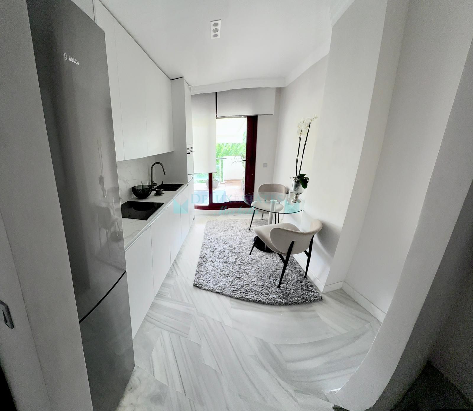 Apartamento en venta en Parque Botanico, Estepona