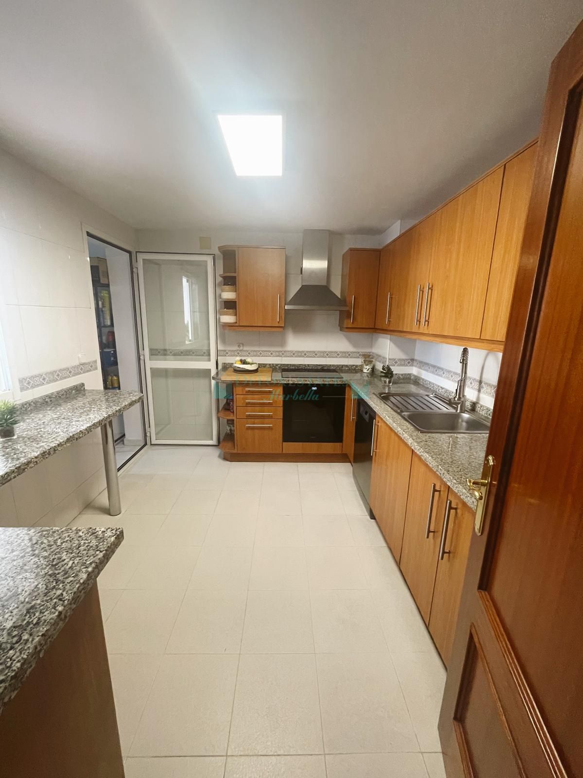 Town House for sale in Nueva Atalaya, Estepona