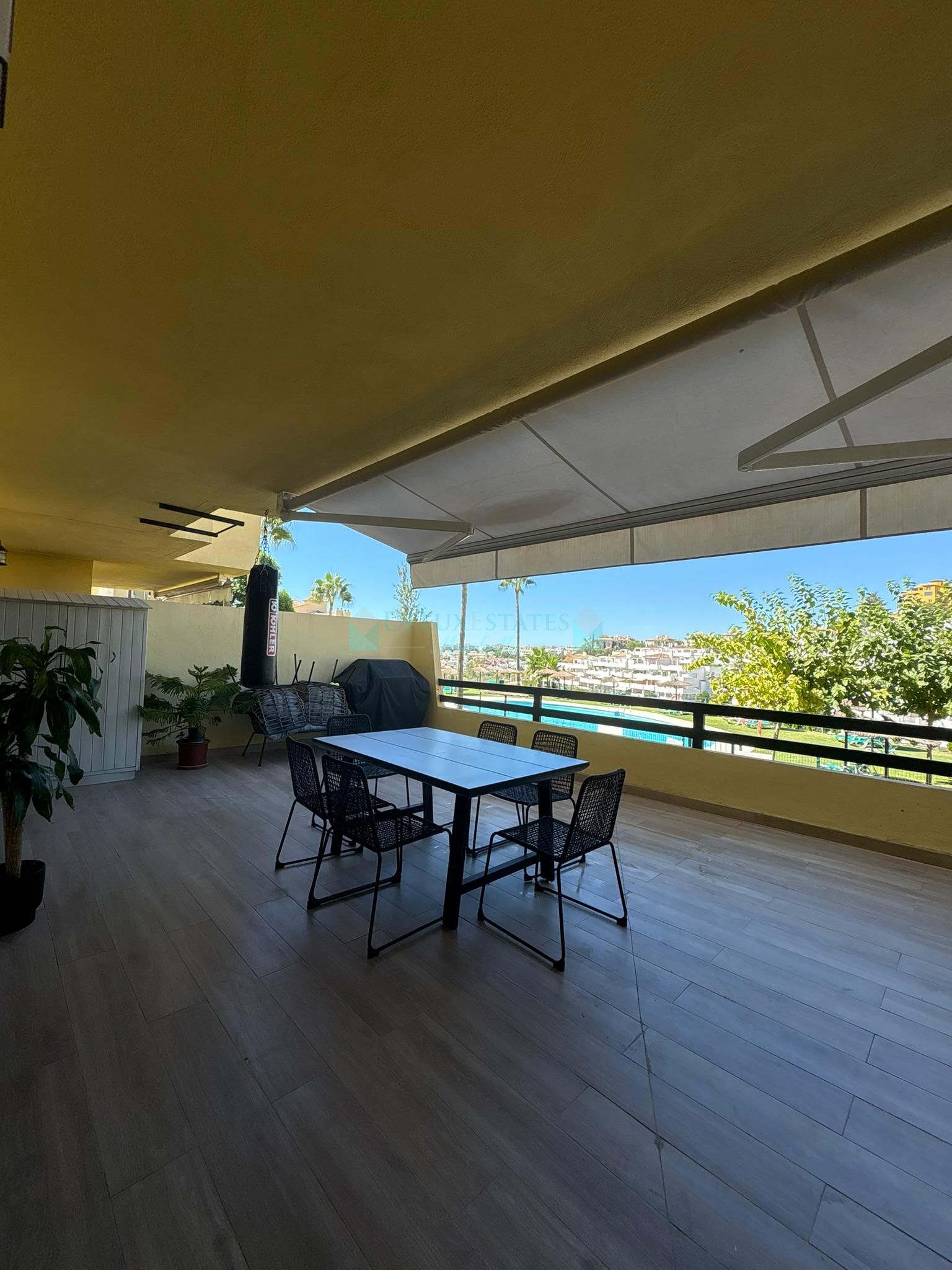 Apartamento Planta Baja en venta en La Resina Golf, Estepona