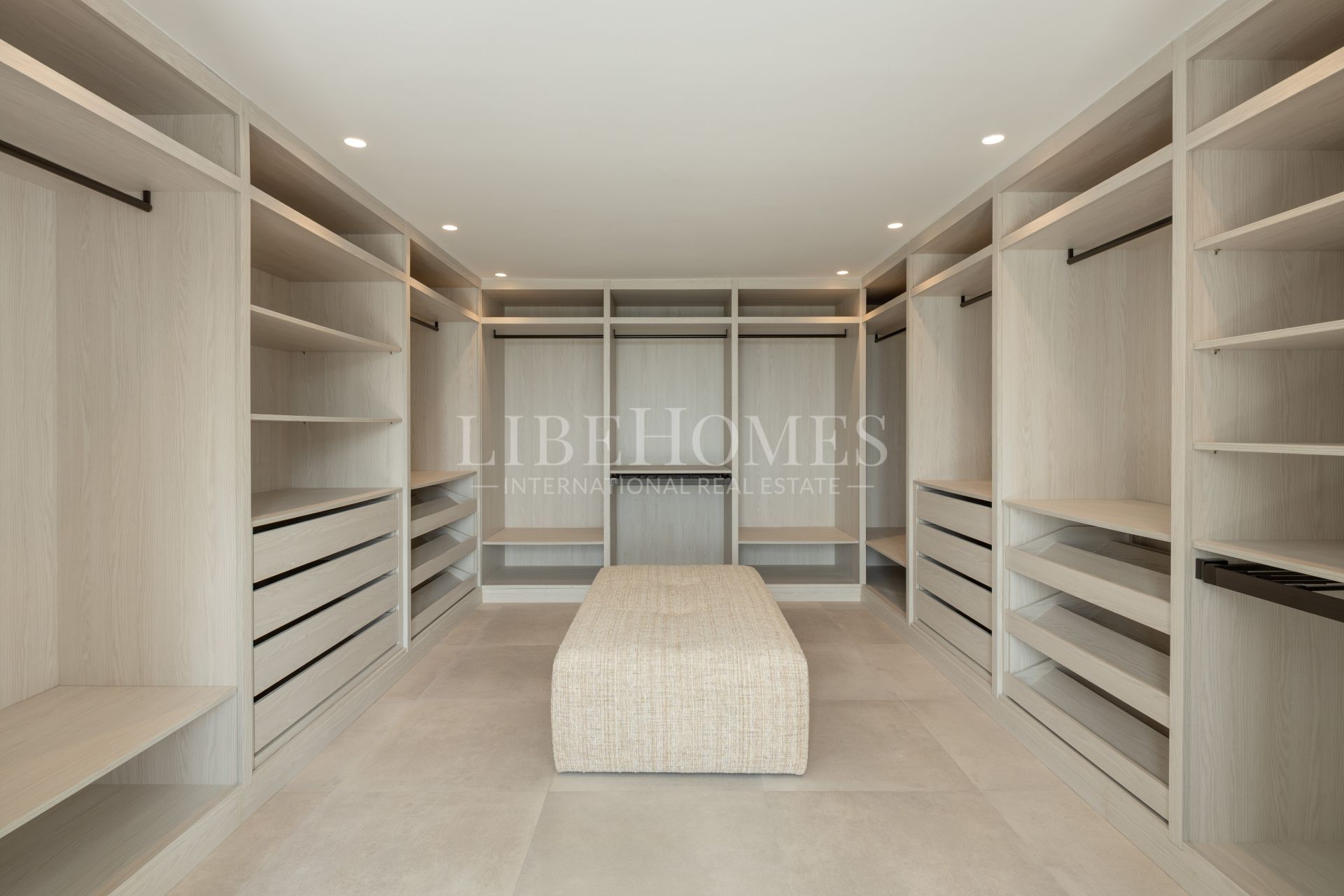 Luxury villa with sea views in El Madroñal, Benahavis, Marbella