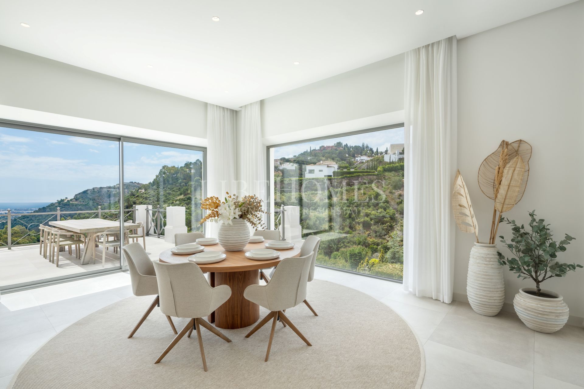 Luxury villa with sea views in El Madroñal, Benahavis, Marbella