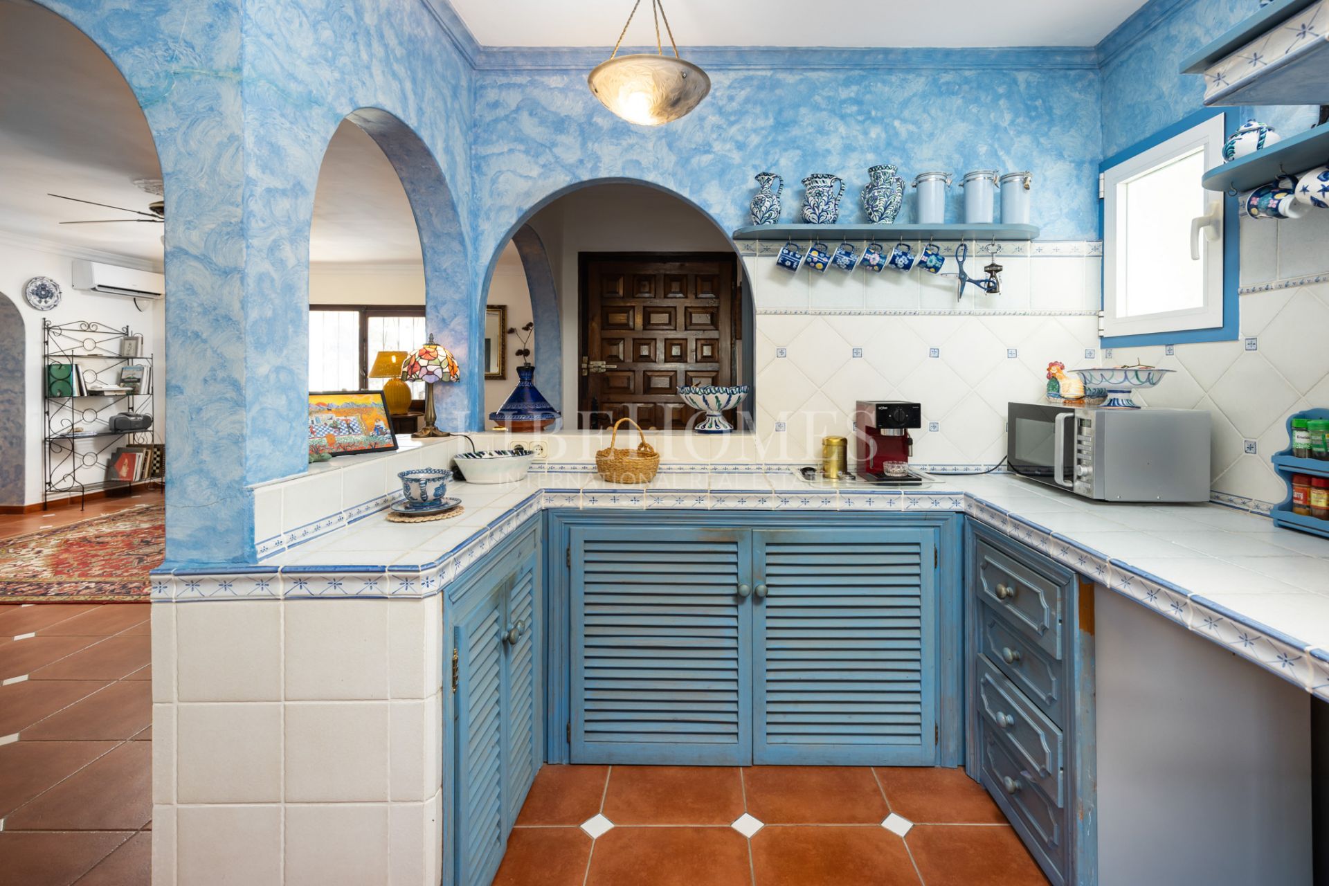 Beautiful Andalusian villa with a unique character in Marbella East