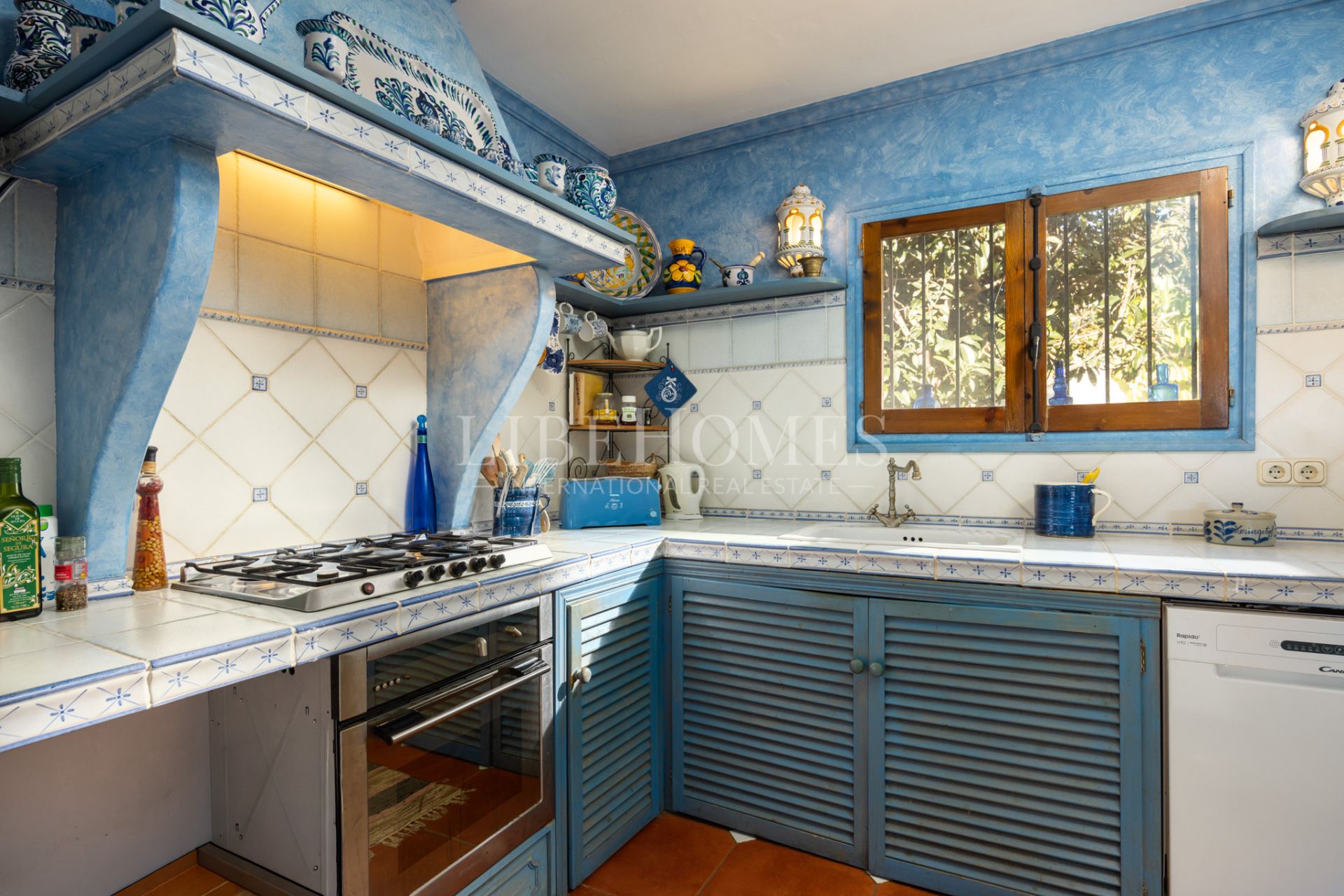 Beautiful Andalusian villa with a unique character in Marbella East