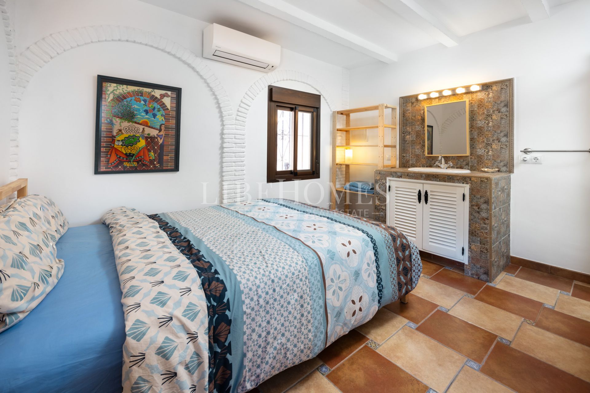 Beautiful Andalusian villa with a unique character in Marbella East