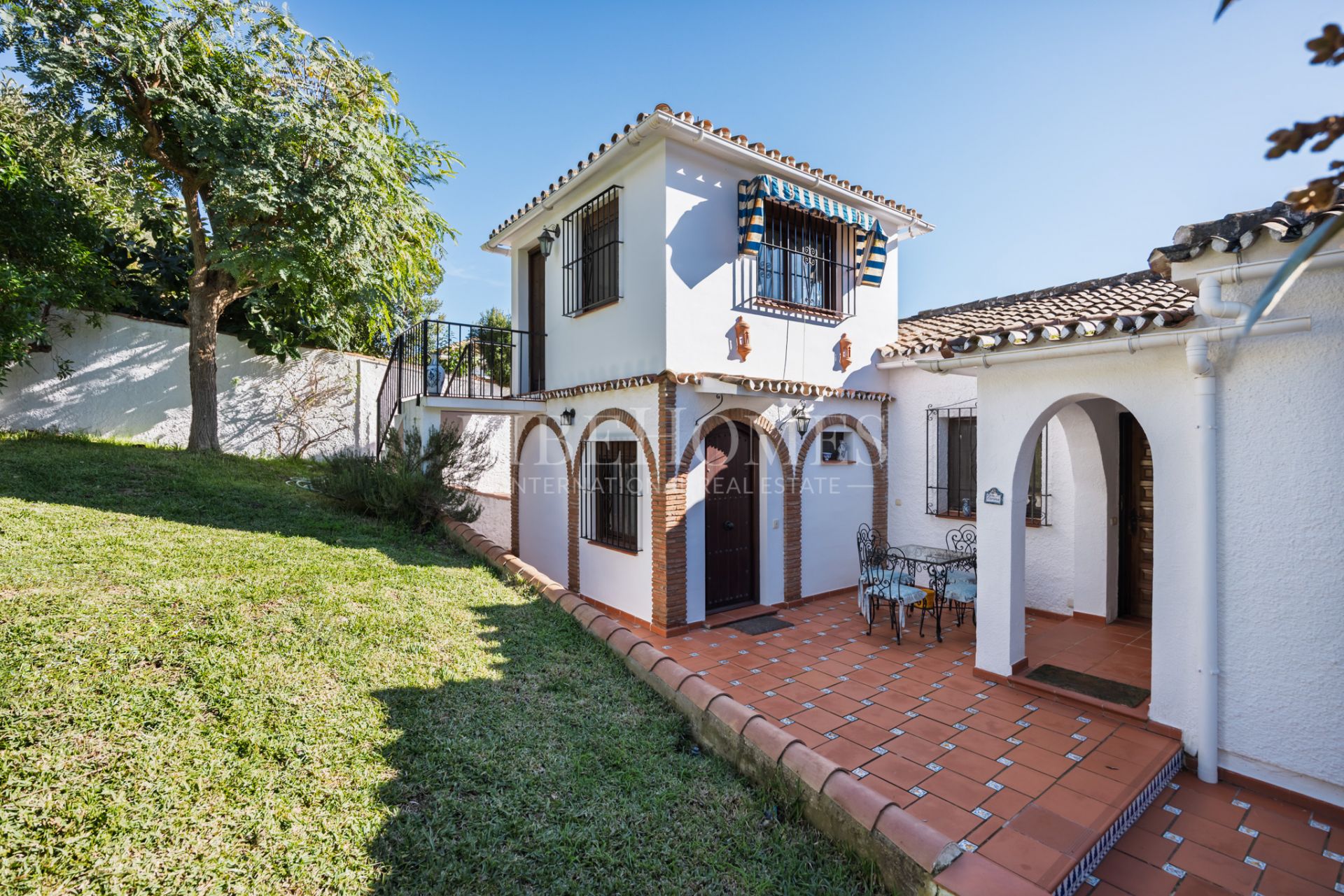 Beautiful Andalusian villa with a unique character in Marbella East
