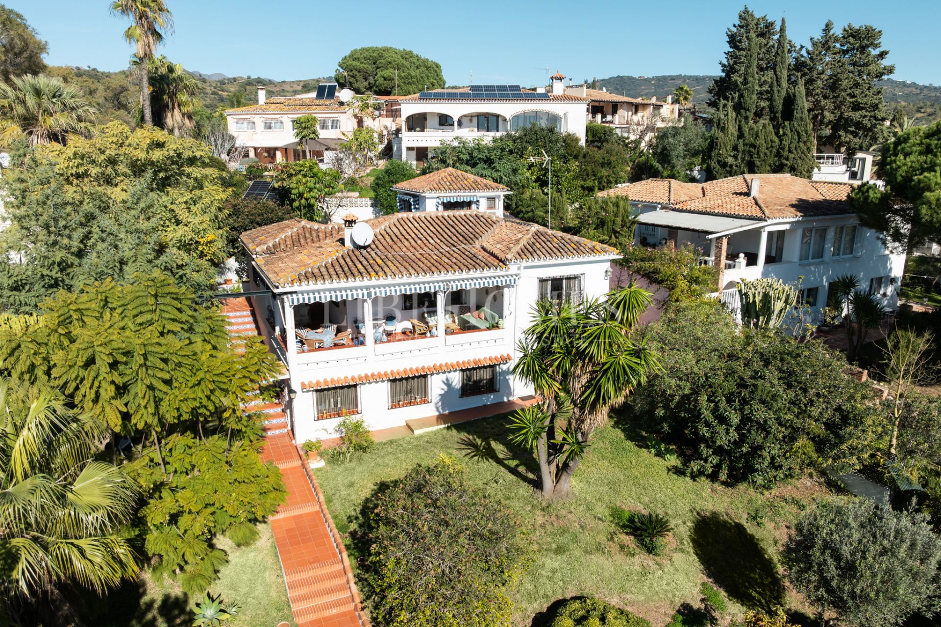 Beautiful Andalusian villa with a unique character in Marbella East