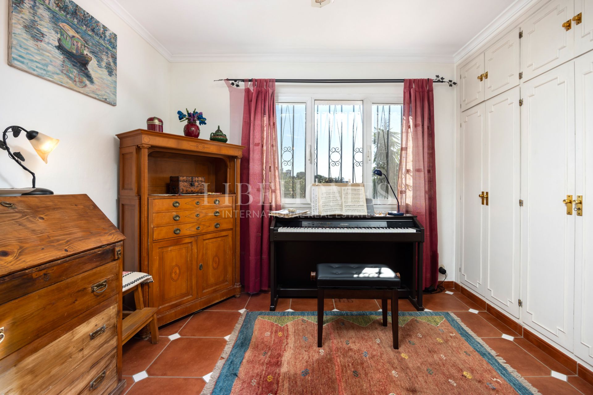 Beautiful Andalusian villa with a unique character in Marbella East